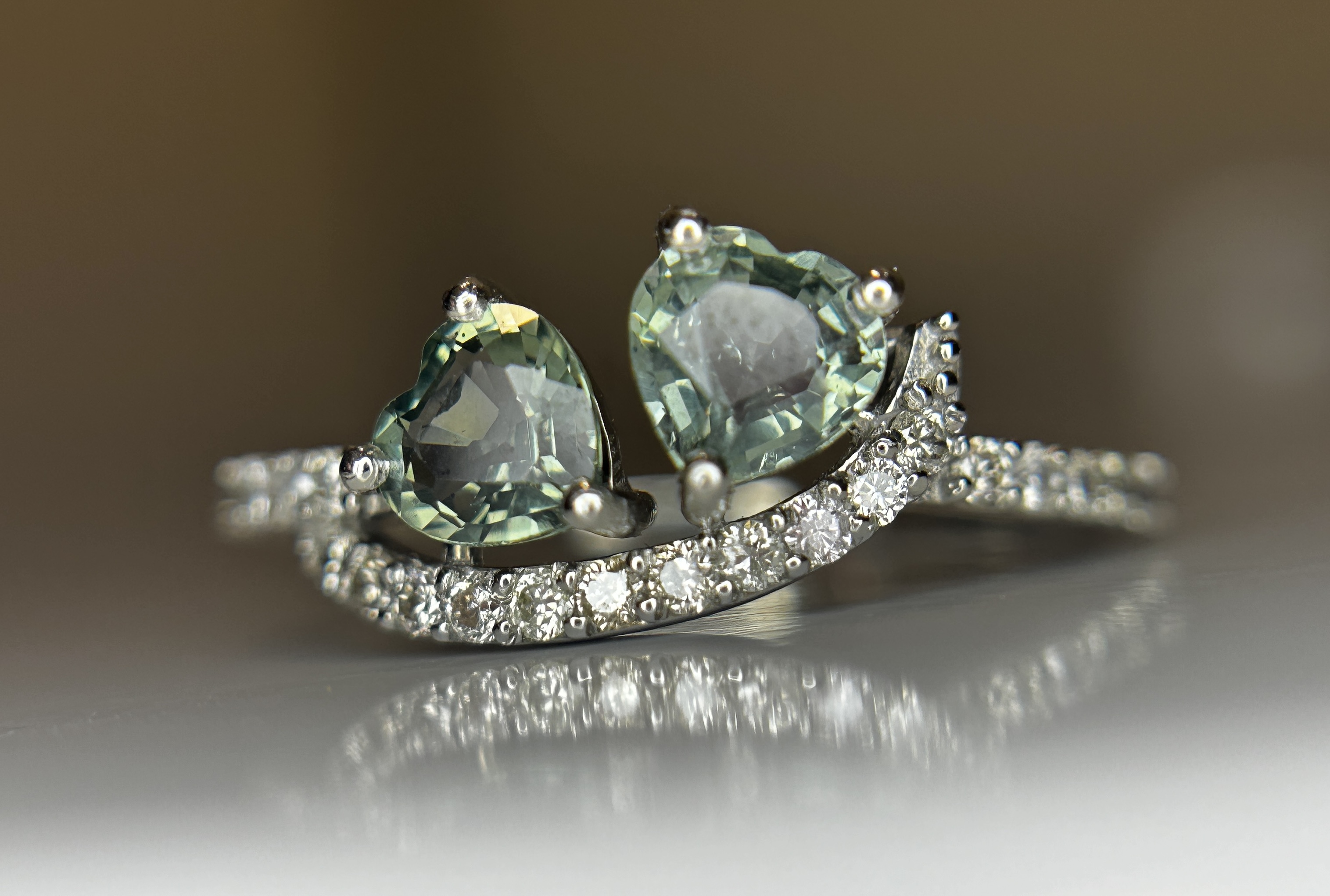 Beautiful 1.07 CT Bi-Colour Unheated Ceylon Sapphire Diamonds & 950 Platinum
