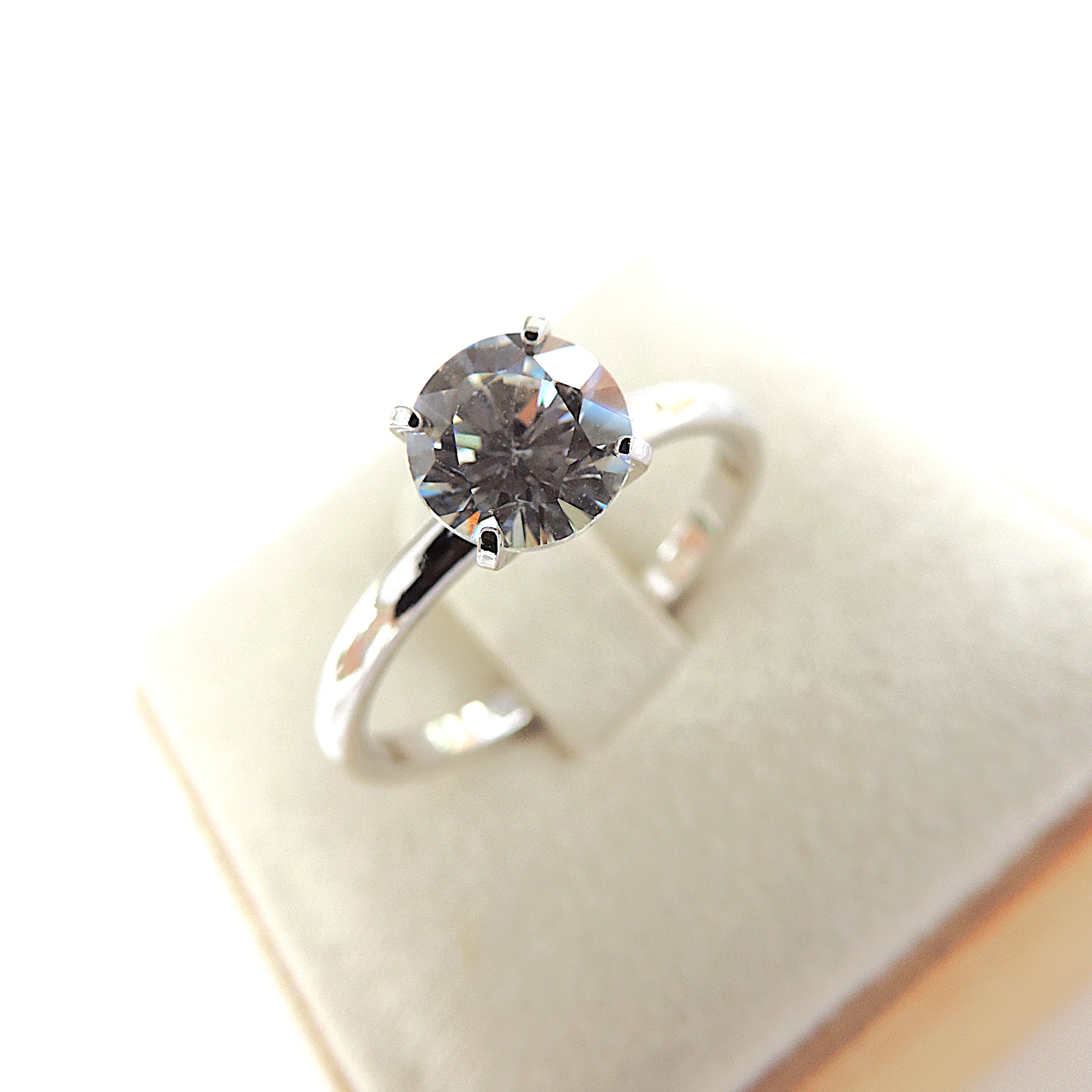 925 Silver 1.8 Carat Cubic Zirconia Gemstone Ring 'NEW'