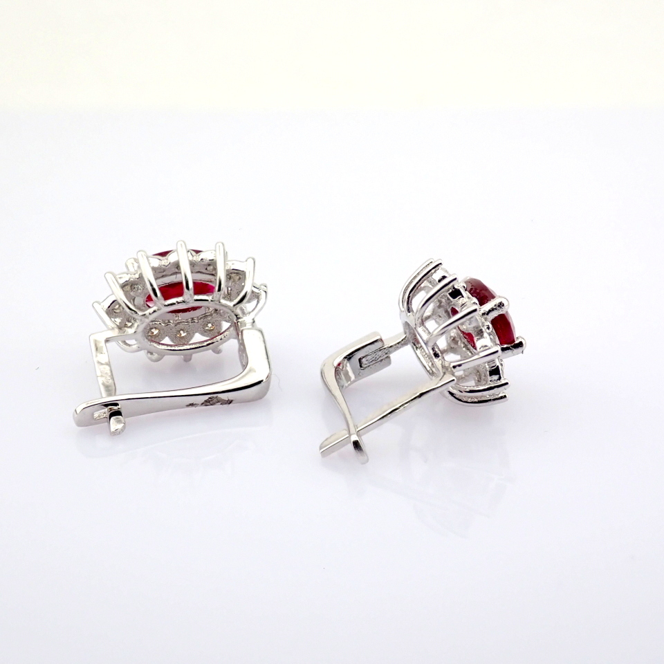Natural Diamond 18K White Gold Earring