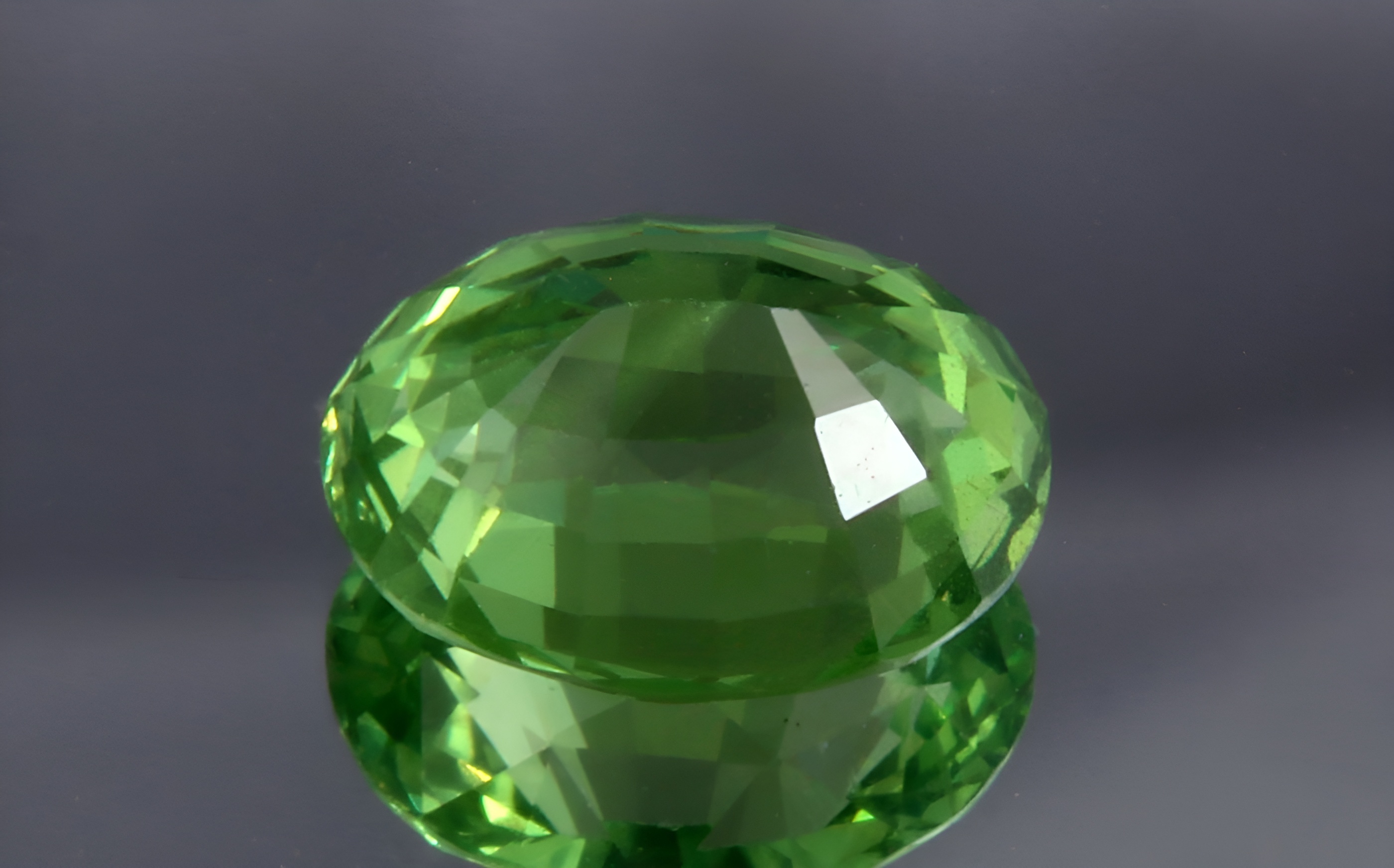 Tsavorite Garnet, 2.17 CT