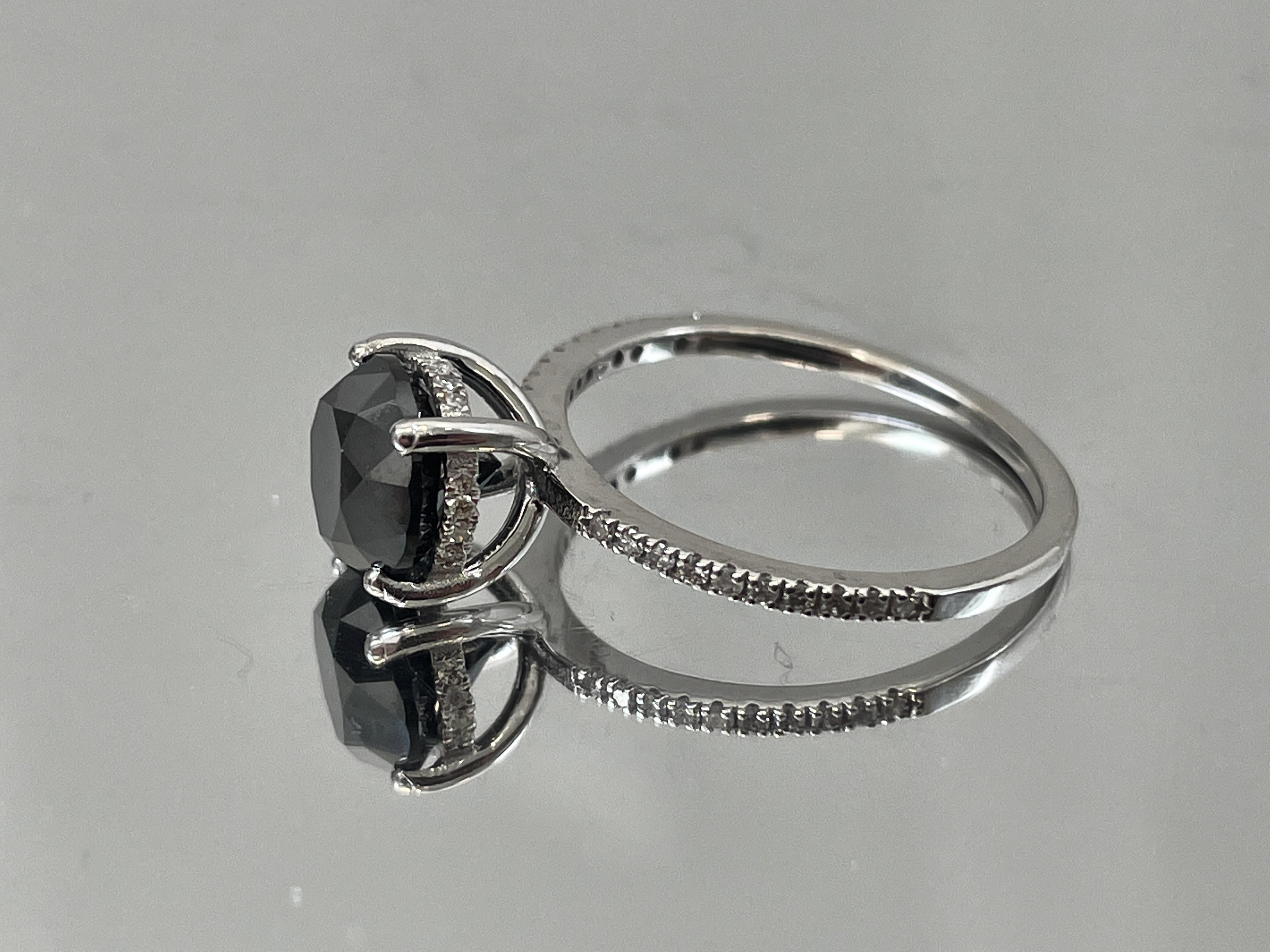 Beautiful Natural 2.64 CT Black Diamond Ring With Natural Diamonds & 18k Gold