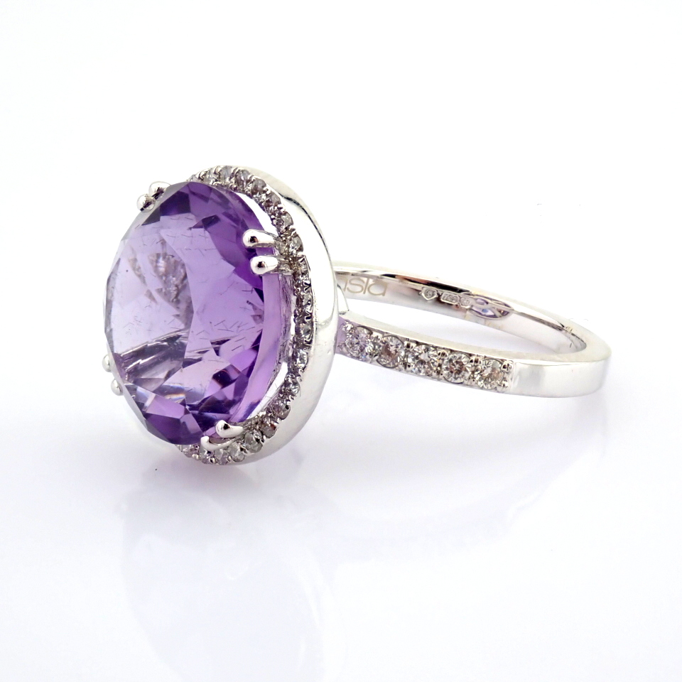 Natural Diamond 18K White Gold Ring
