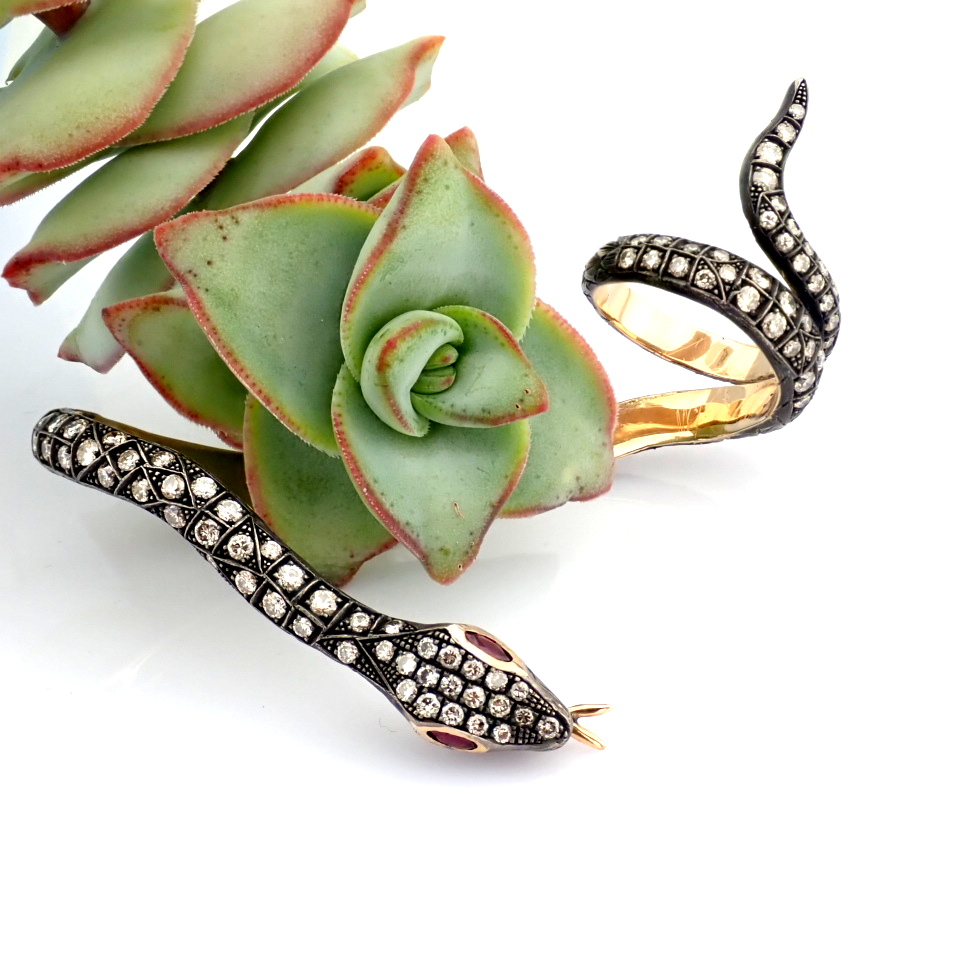 Natural Diamond 18K Yellow Gold Ring