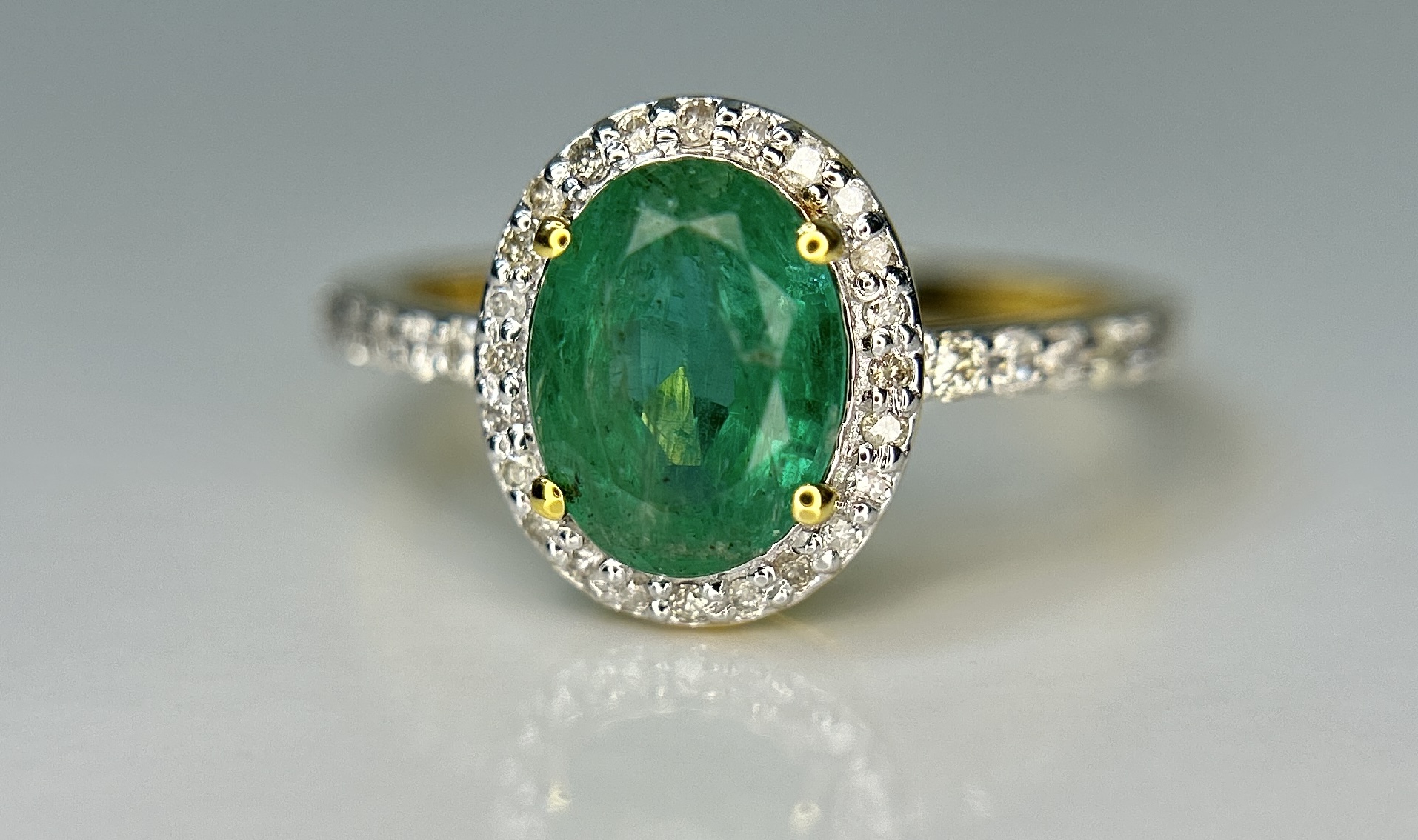 Beautiful Natural Emerald 1.40 CT With Natural Diamonds & 18k Gold