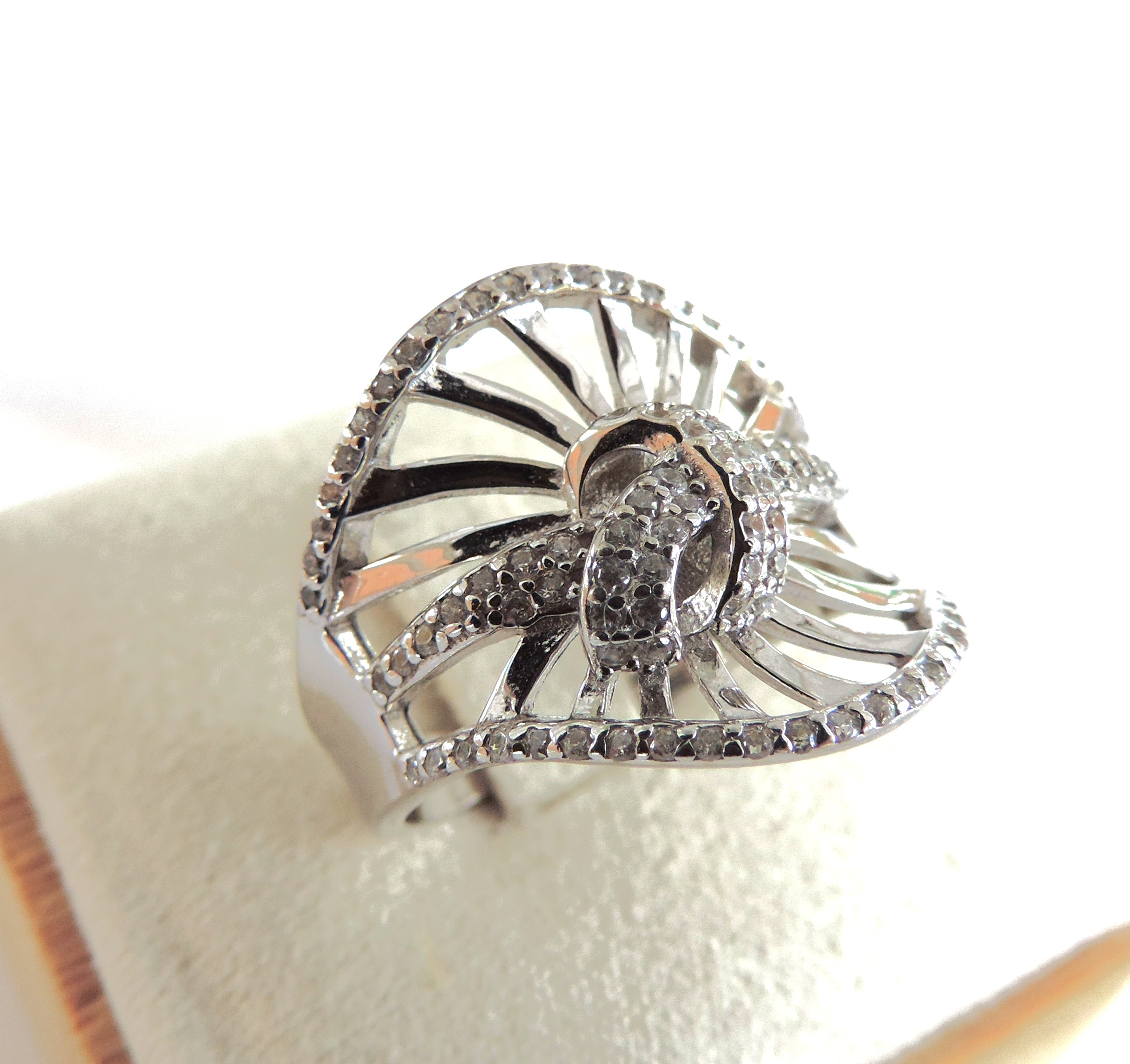 925 Silver Cubic Zirconia Lovers Knot Ring 'New'