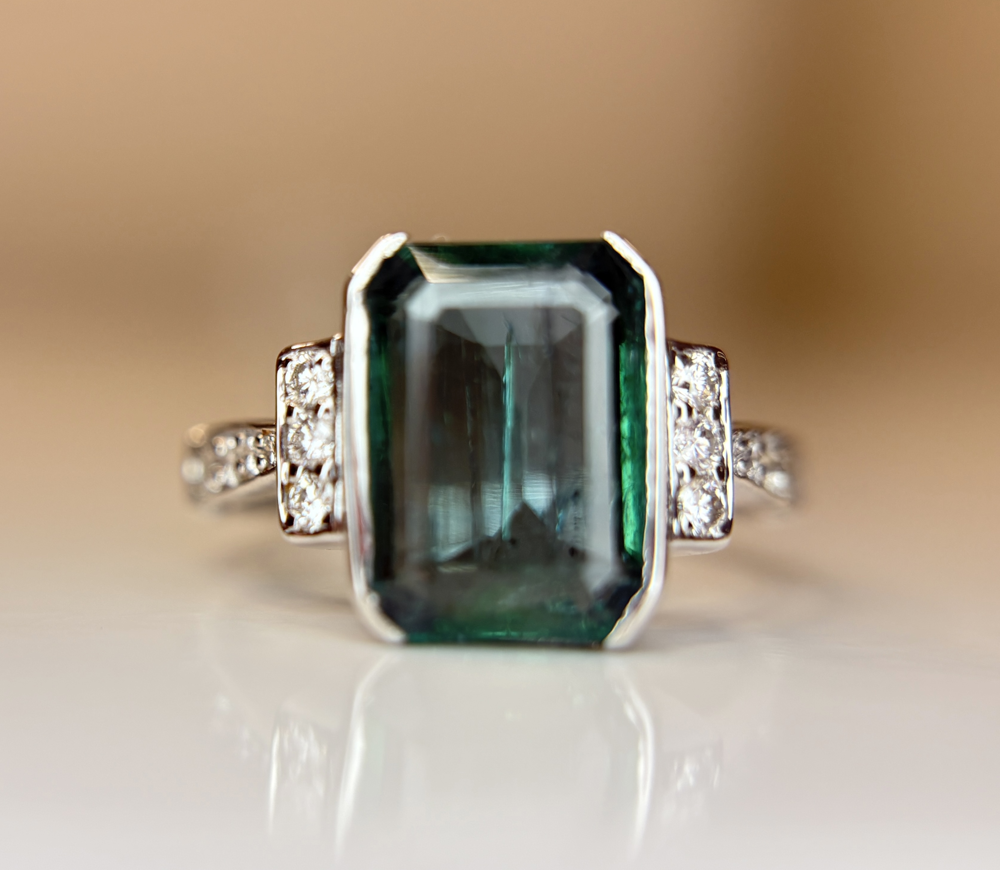 Beautiful 2.45 CT Natural Emerald With Natural Diamonds & 18k Gold
