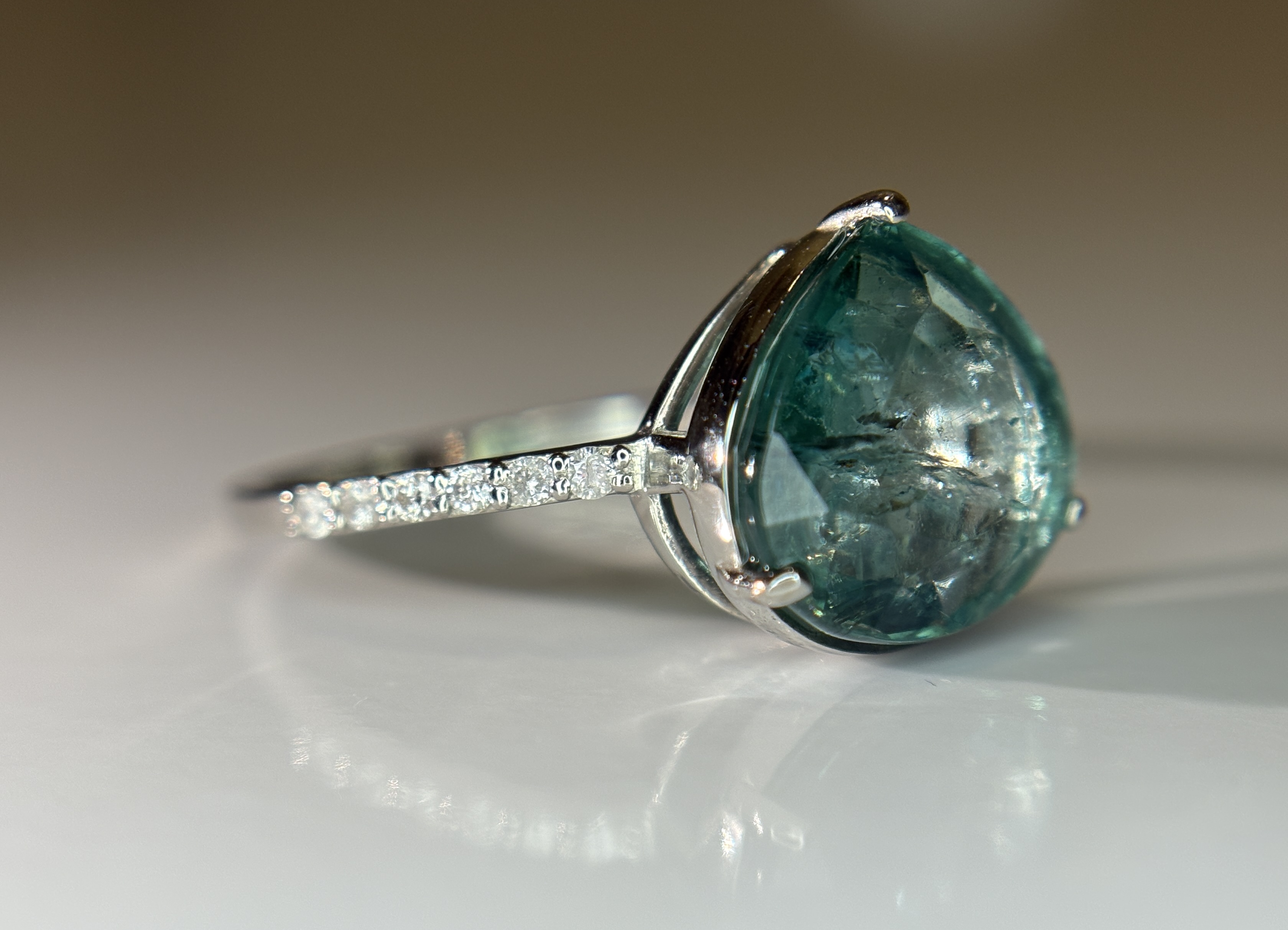 Beautiful 3.17 CT Natural Emerald Ring With Natural Diamonds & Platinum 950