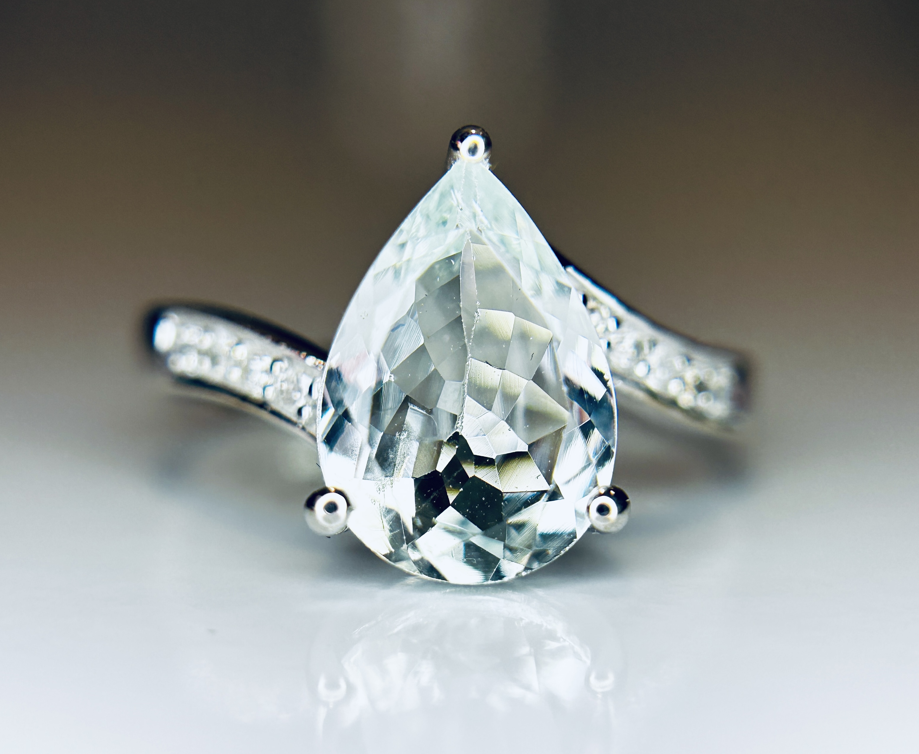 Beautiful 2.60 CT Natural Aquamarine Ring With Natural Diamonds & 18k White Gold