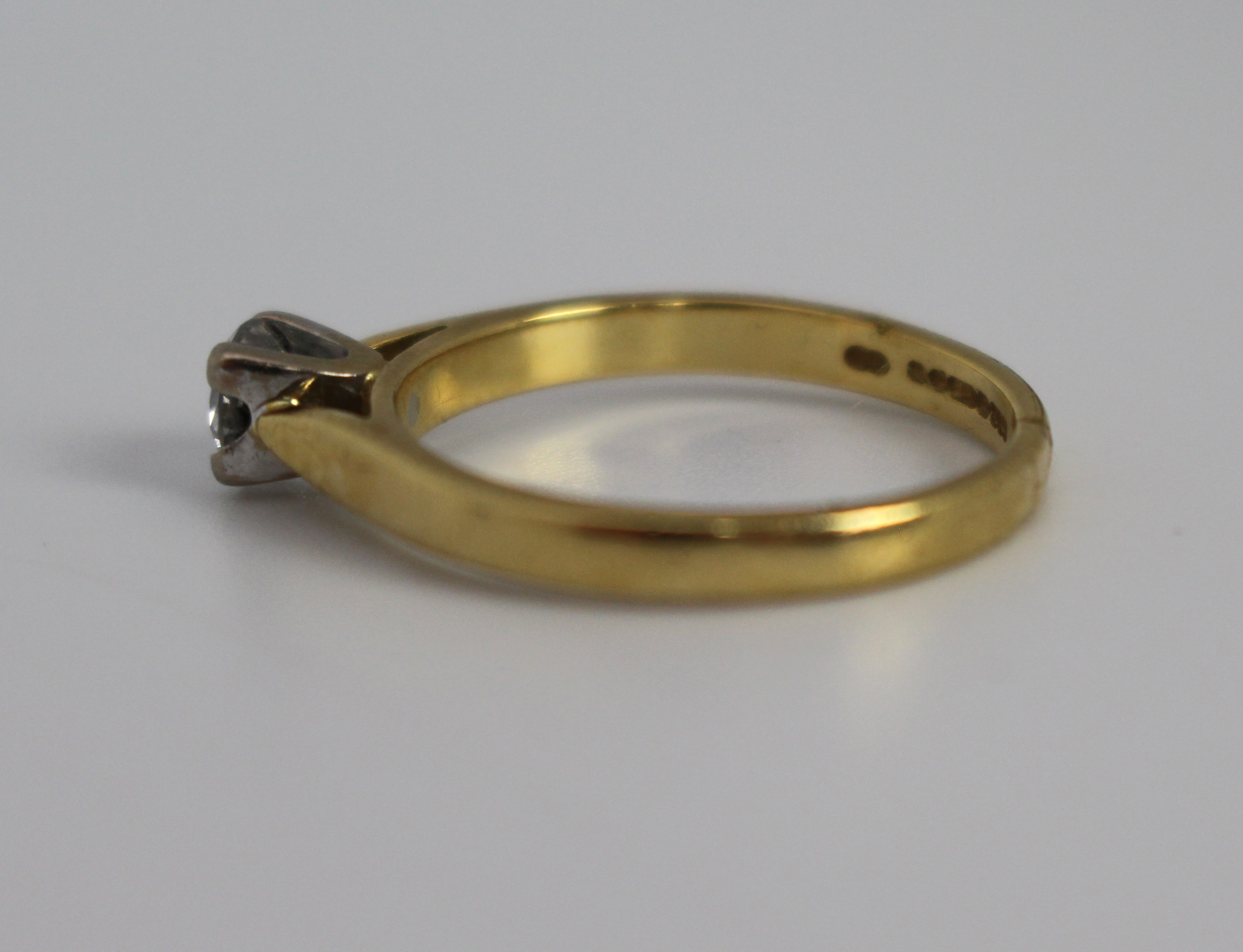 Diamond Solitaire Ring - 18ct Yellow Gold, 0.42ct Diamond