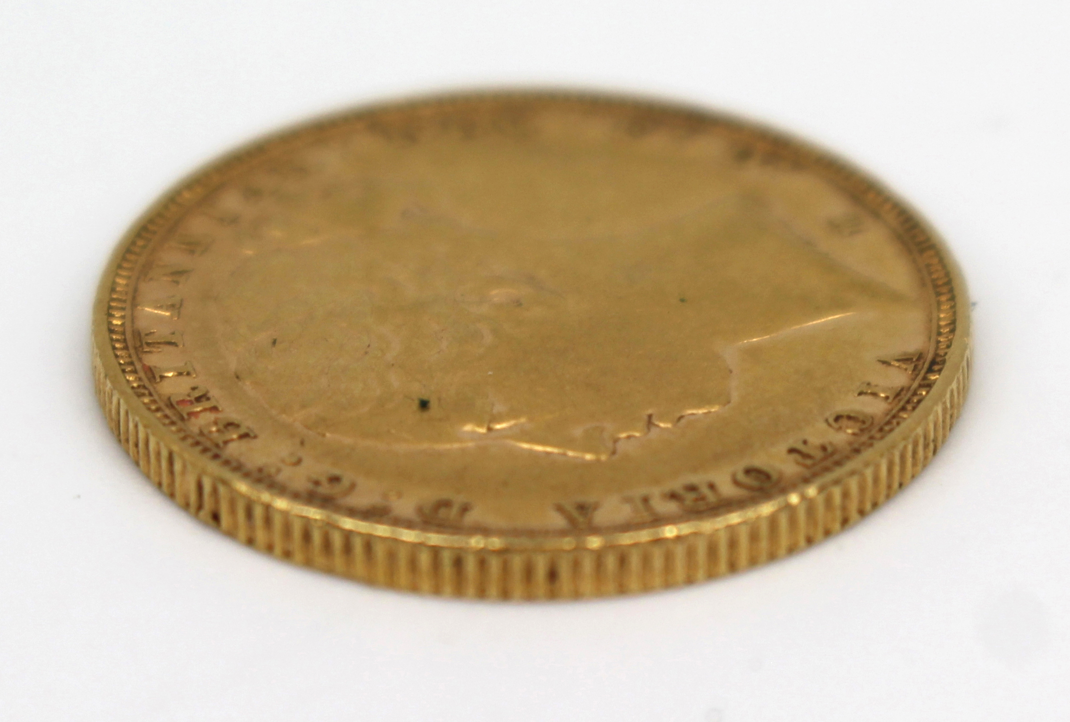 1886 Queen Victoria Gold Sovereign — London Mint