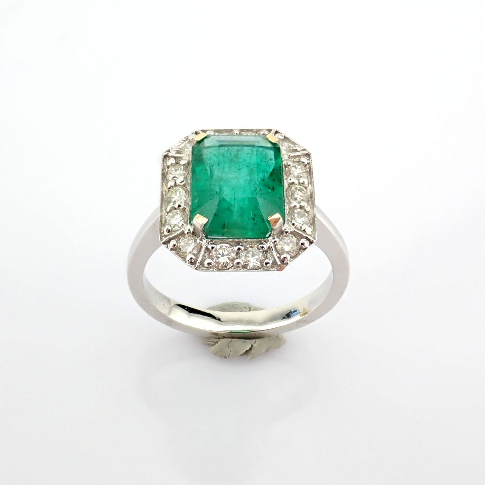 Natural Diamond 18K White Gold Ring