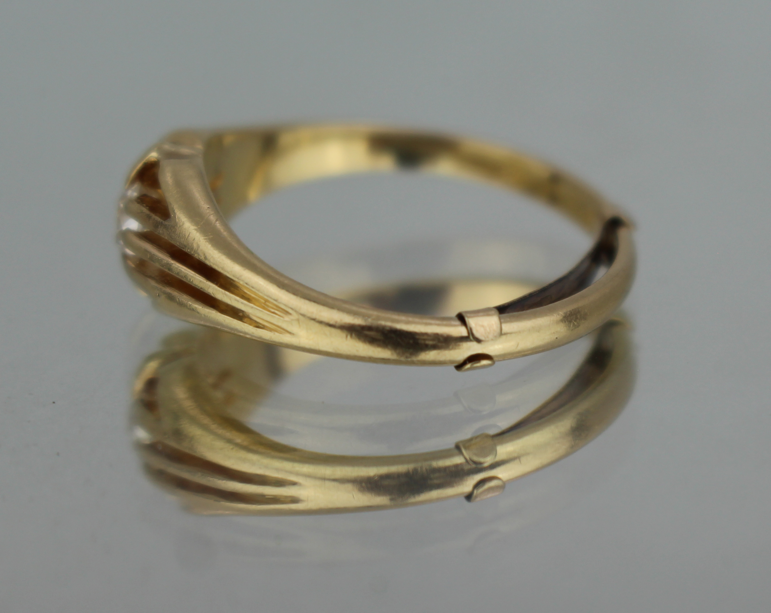 Vintage Gypsy Set 18ct Gold Diamond Ring