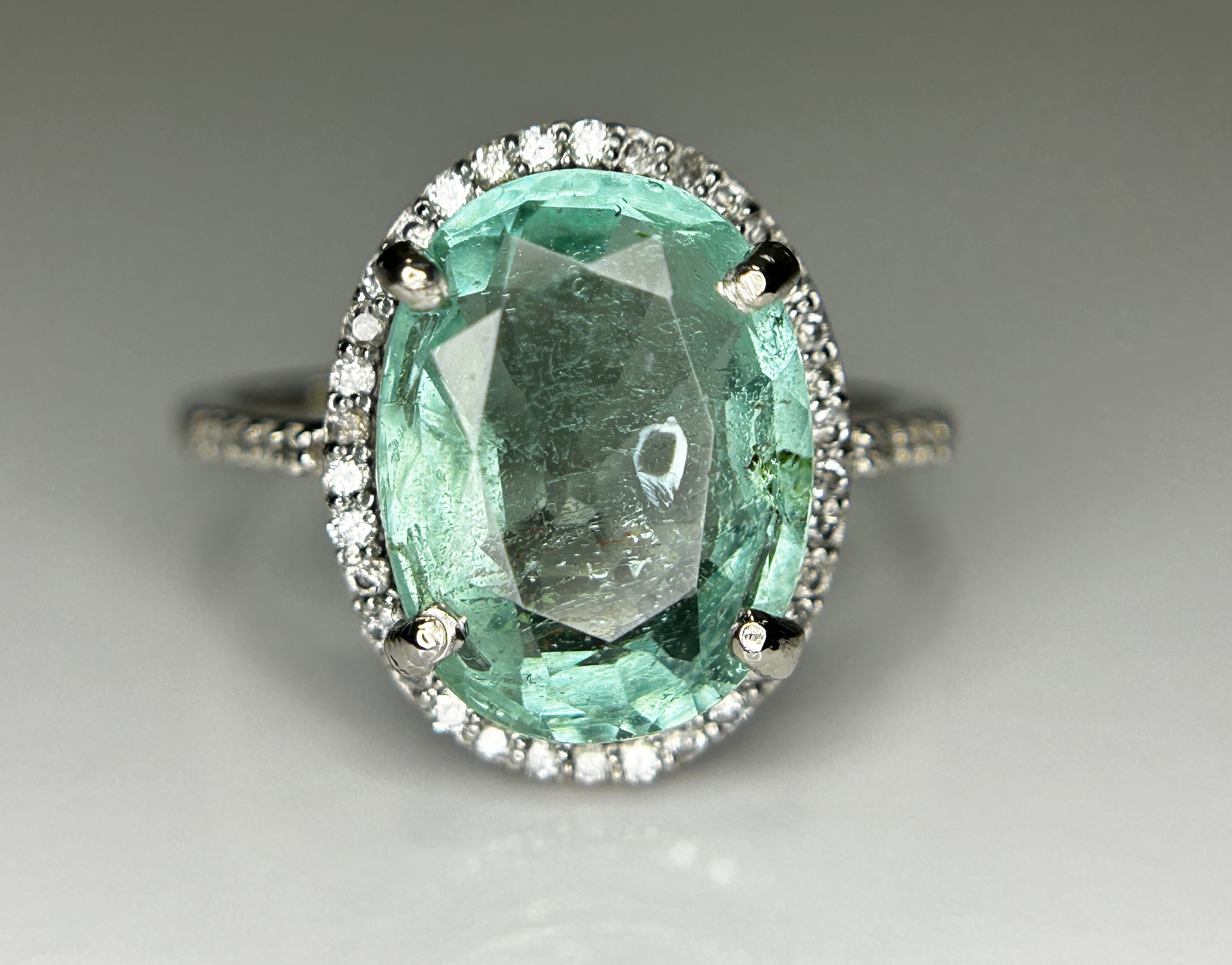 Beautiful 4.15CT Untreated Natural Columbian Emerald Ring, Diamonds & 18k Gold