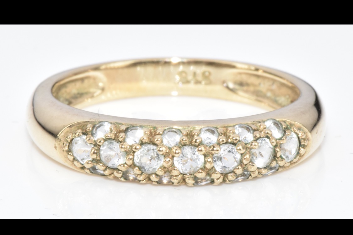 A 9ct Gold Ring Set With Spinel, 2.60g, Size N