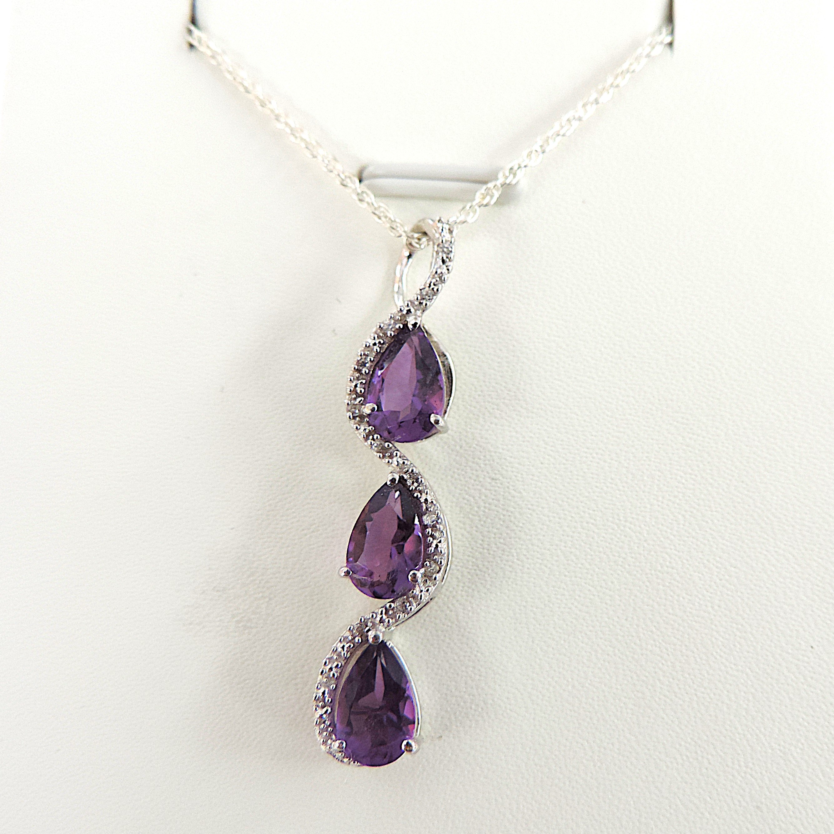 925 Silver 2.55 Carat Trilogy Amethyst Gemstone Necklace 'New with Gift Box'