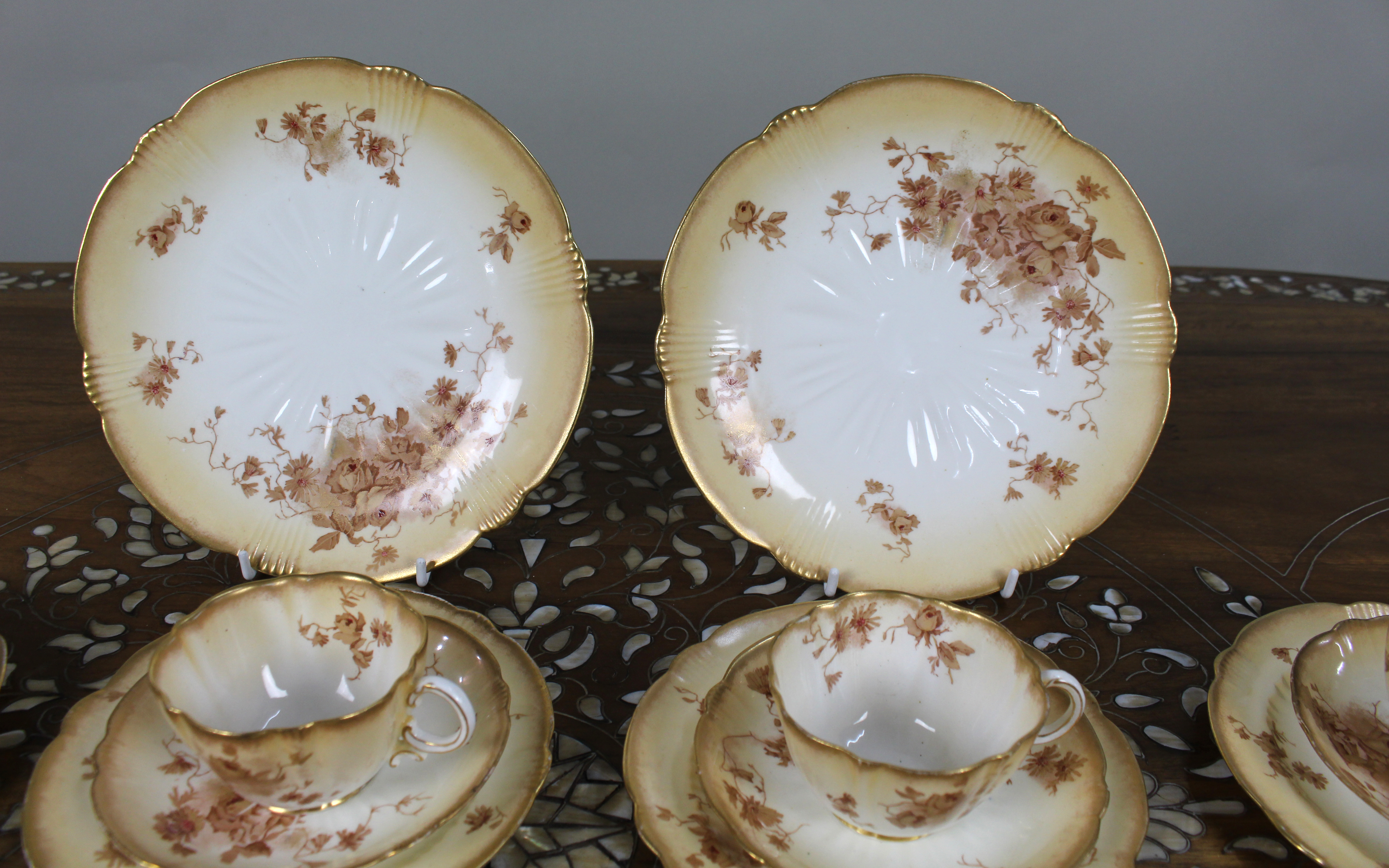 Edwardian Crescent China Tea Service by Johnson Brothers, England (24 Pieces)