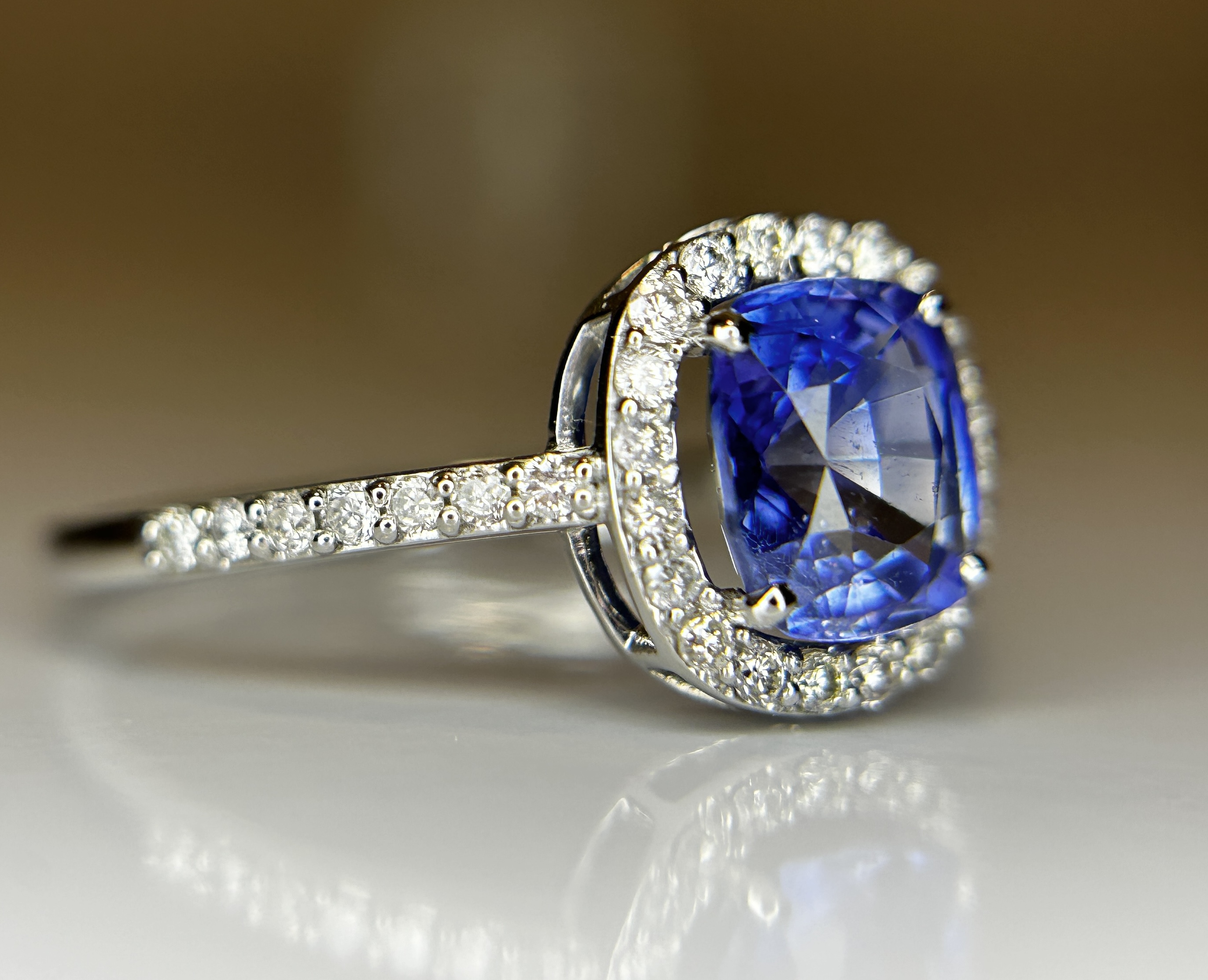 Beautiful 1.38 CT Natural Ceylon Blue Sapphire Diamonds & 950 Platinum