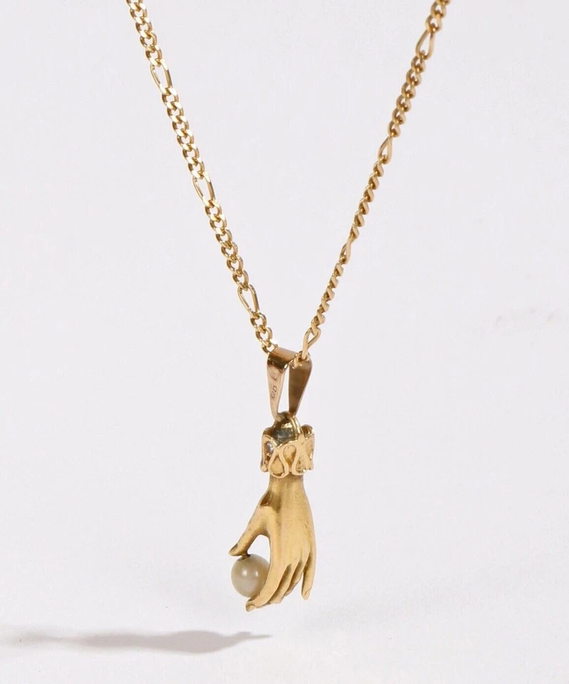 Carrera Y Carrera 18ct Yellow Gold Hand Necklace Pendant 7 Diamonds Pearl Spain