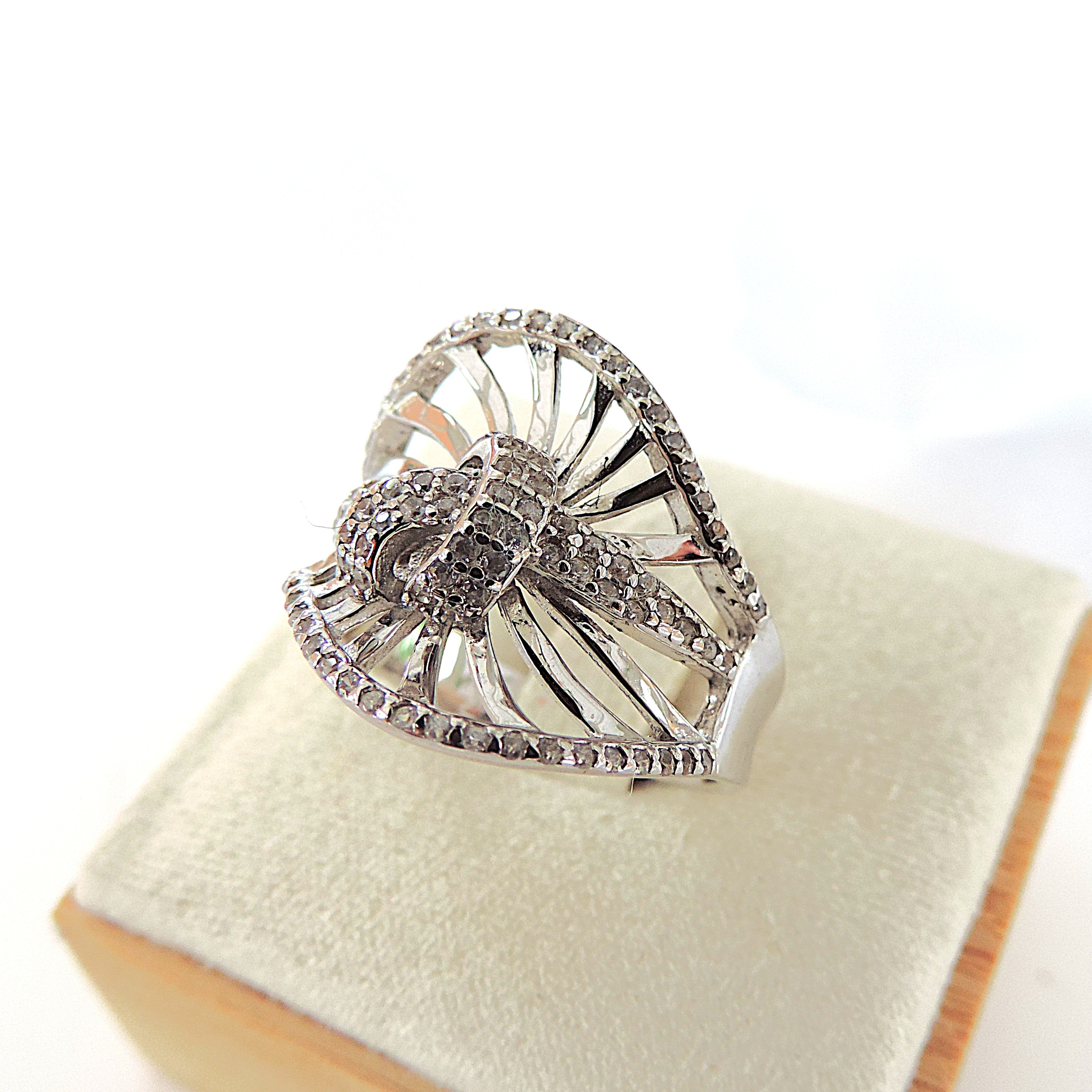 925 Silver Cubic Zirconia Lovers Knot Ring 'New'
