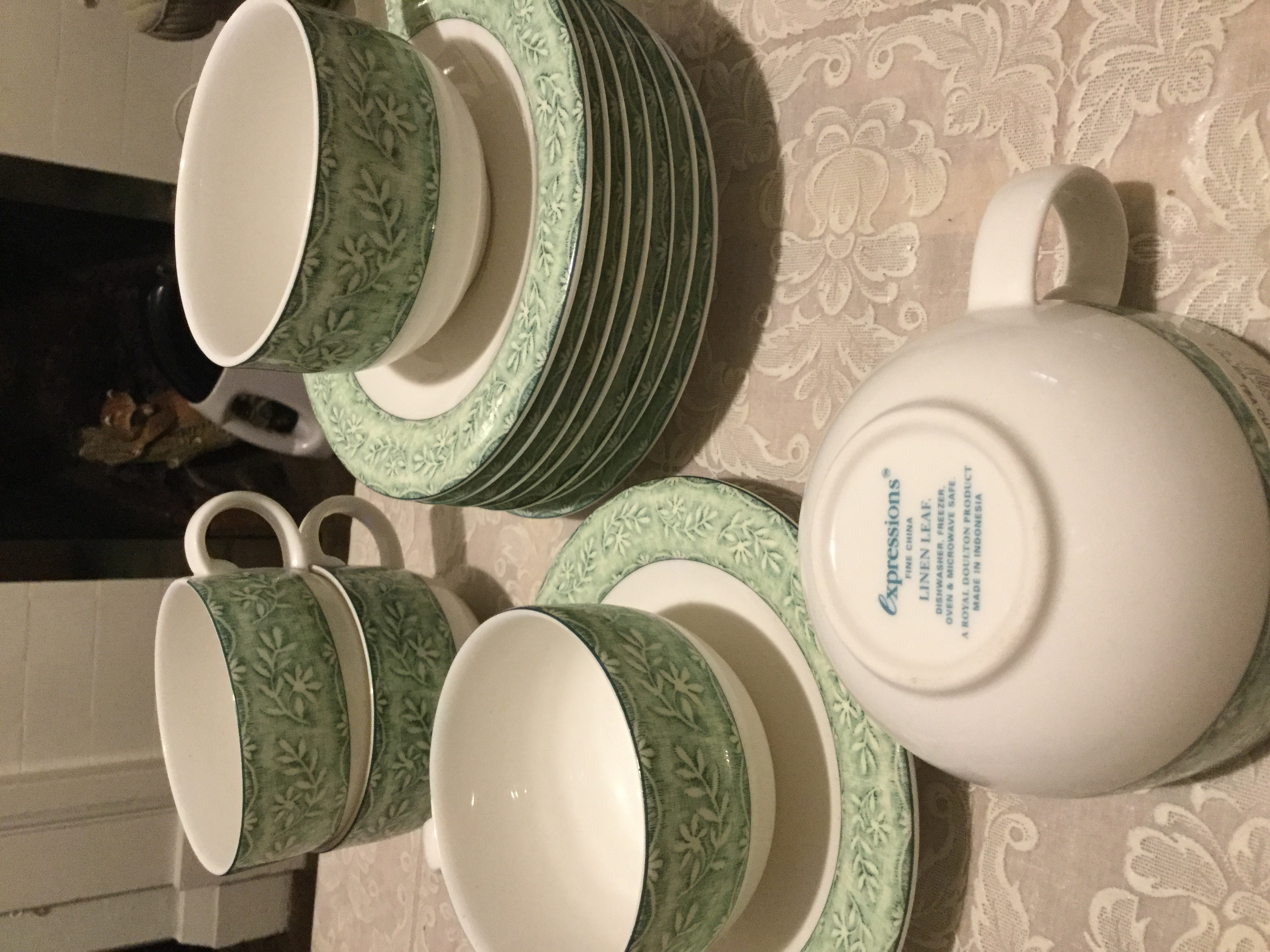 Royal Doulton Expressions - Linen Leaf - Tea Set x 8 New