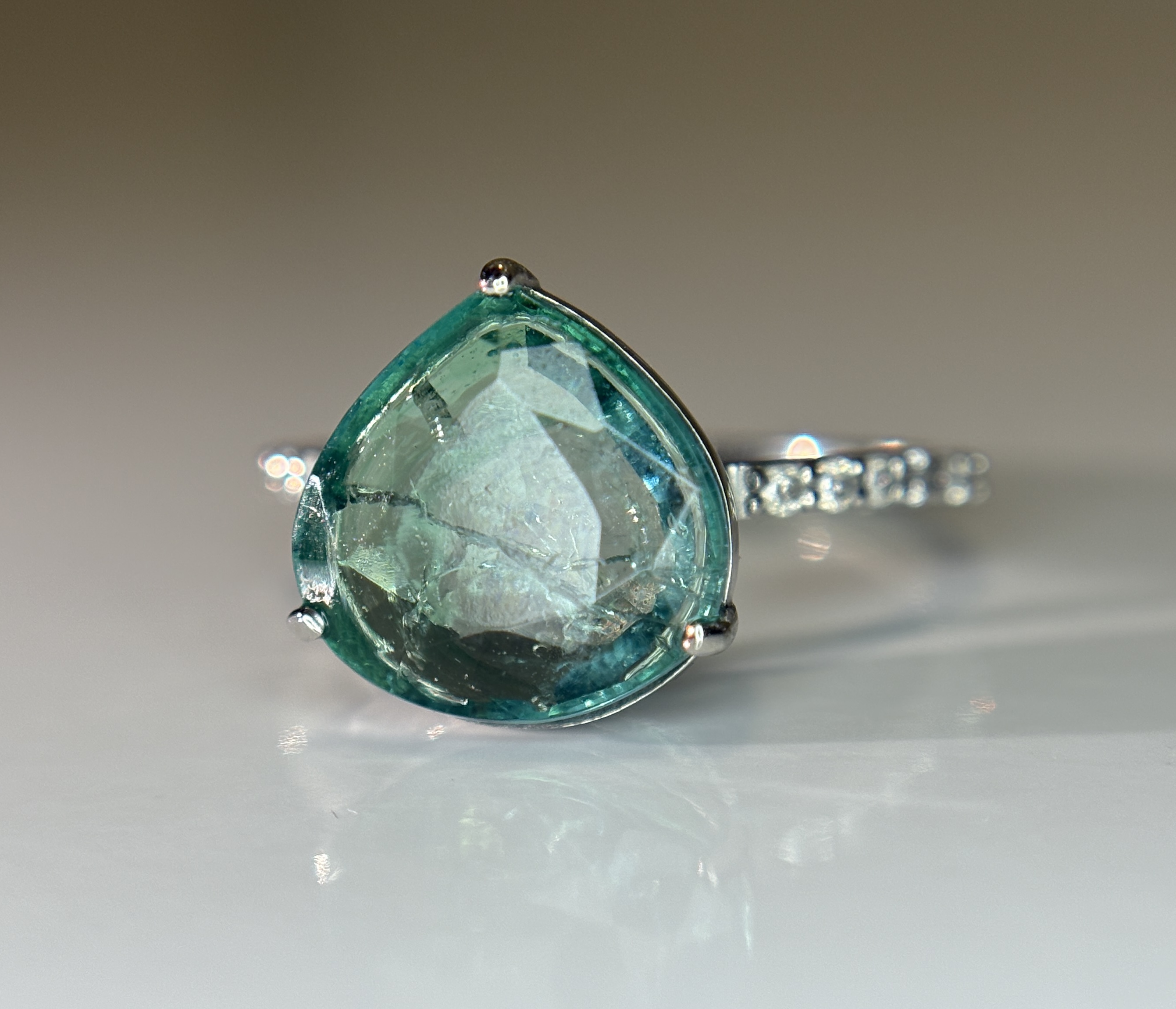 Beautiful 3.17 CT Natural Emerald Ring With Natural Diamonds & Platinum 950