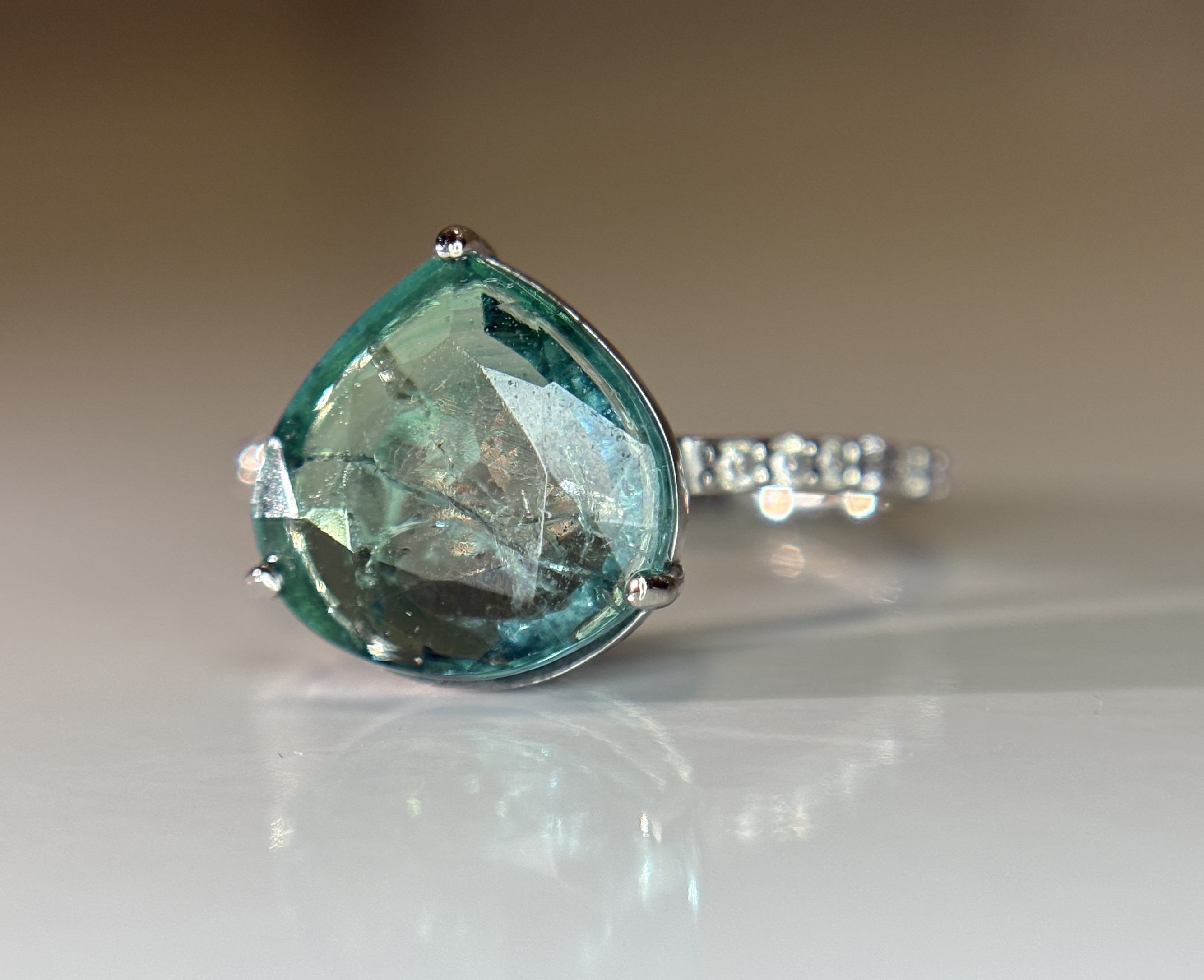 Beautiful 3.17 CT Natural Emerald Ring With Natural Diamonds & Platinum 950
