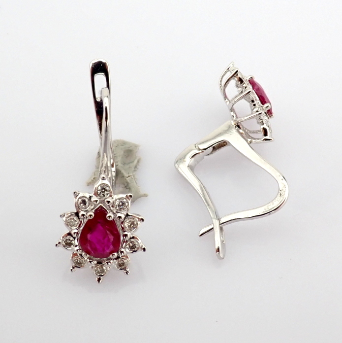 Natural Diamond 18K White Gold Earring