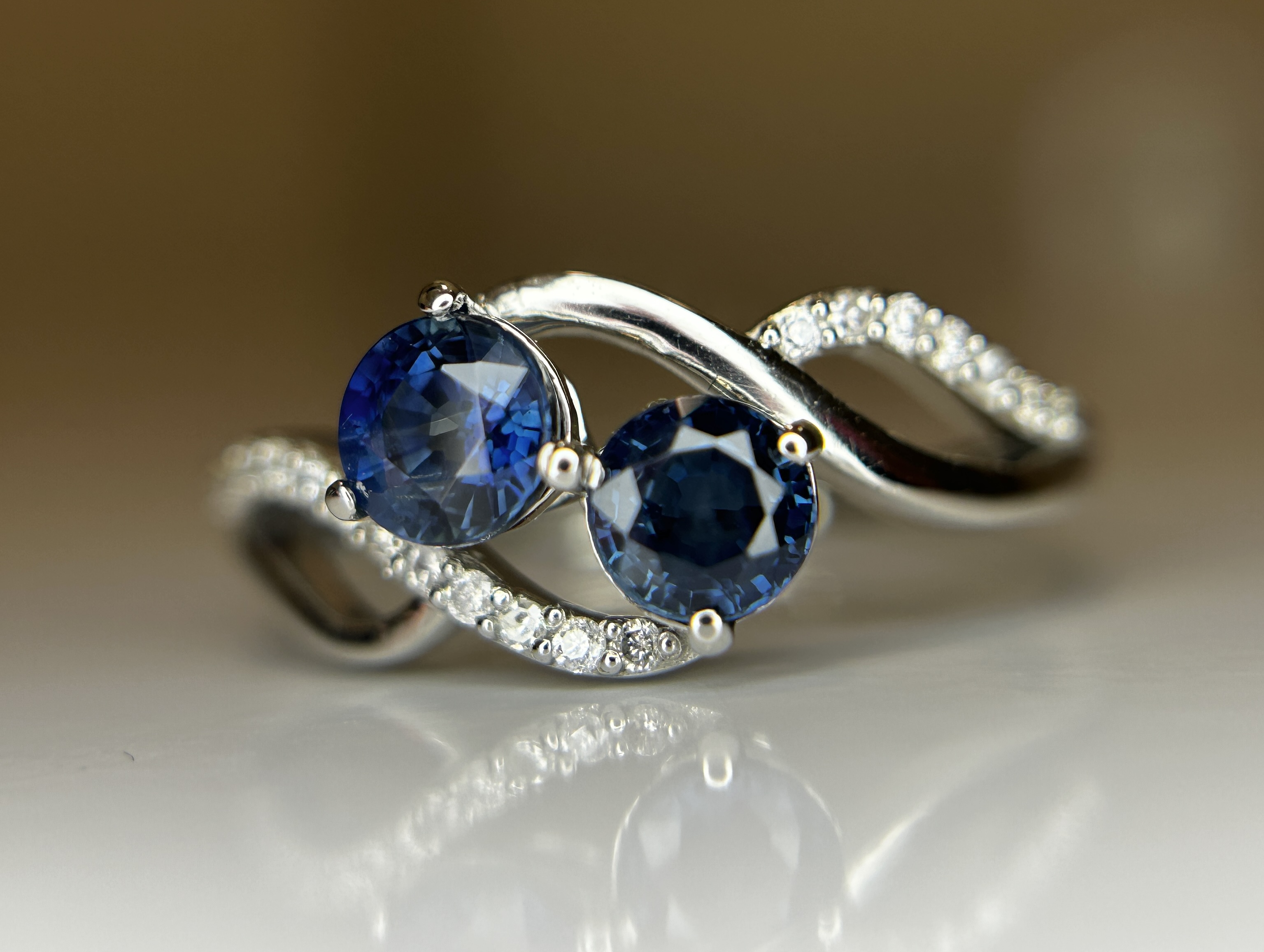 Beautiful 1.05 CT Unheated Ceylon Blue Sapphire Diamonds & 950 Platinum