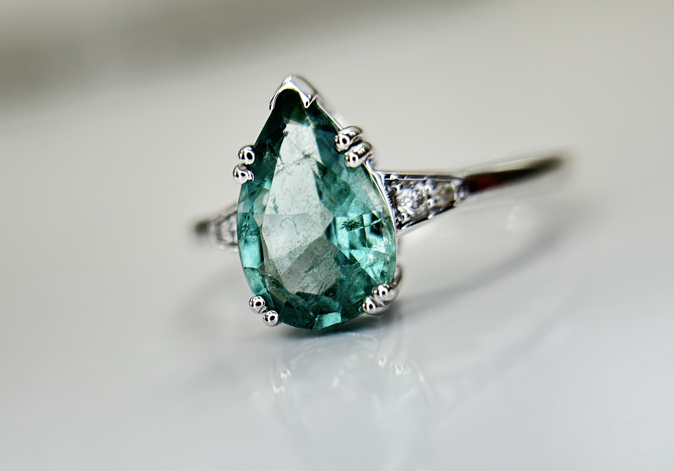 Beautiful Natural Emerald 1.81 CT With Natural Diamonds & 18k Gold