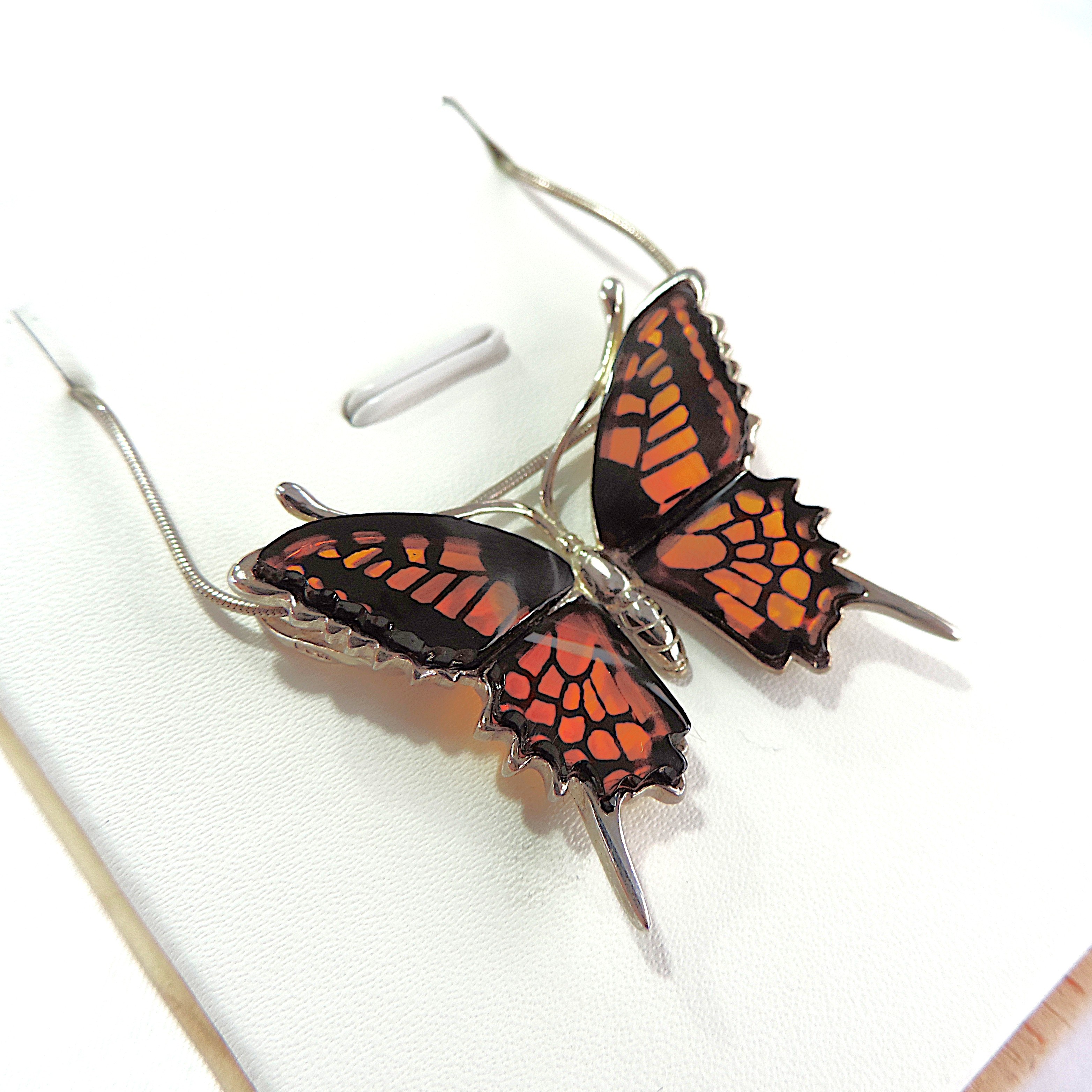 925 Silver Hand Carved Amber Butterfly Pendant Necklace