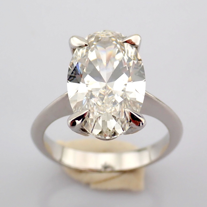 Oval Cut Lab-Grown Diamond Ring - 5.11 Total Carat (IGI Certified)