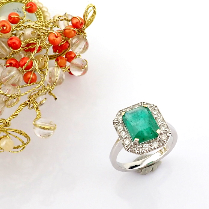 Natural Diamond 18K White Gold Ring