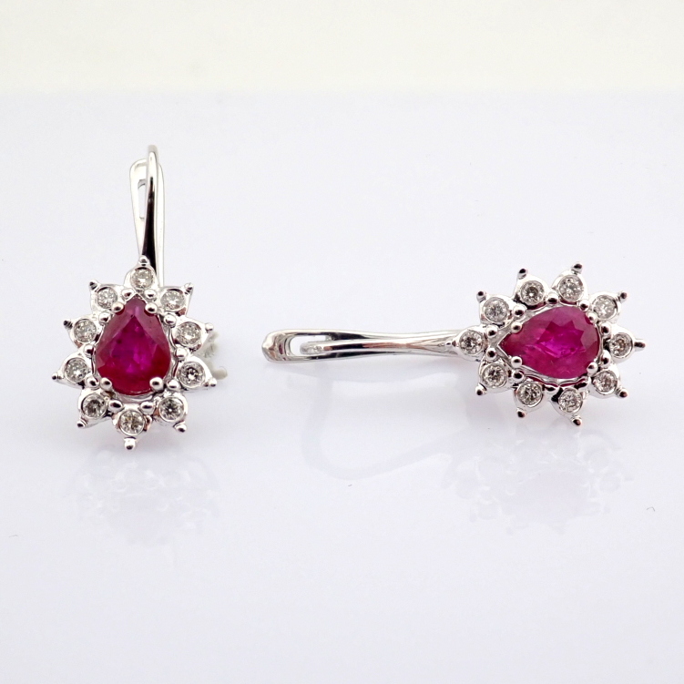 Natural Diamond 18K White Gold Earring