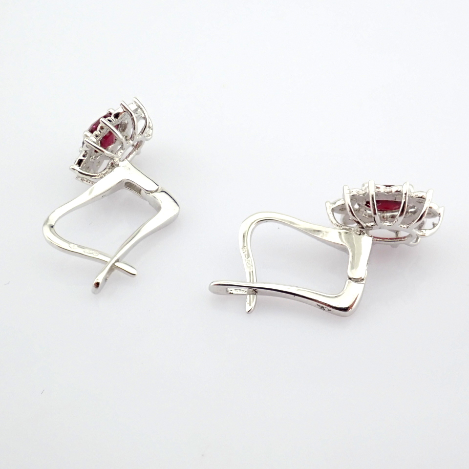 Natural Diamond 18K White Gold Earring
