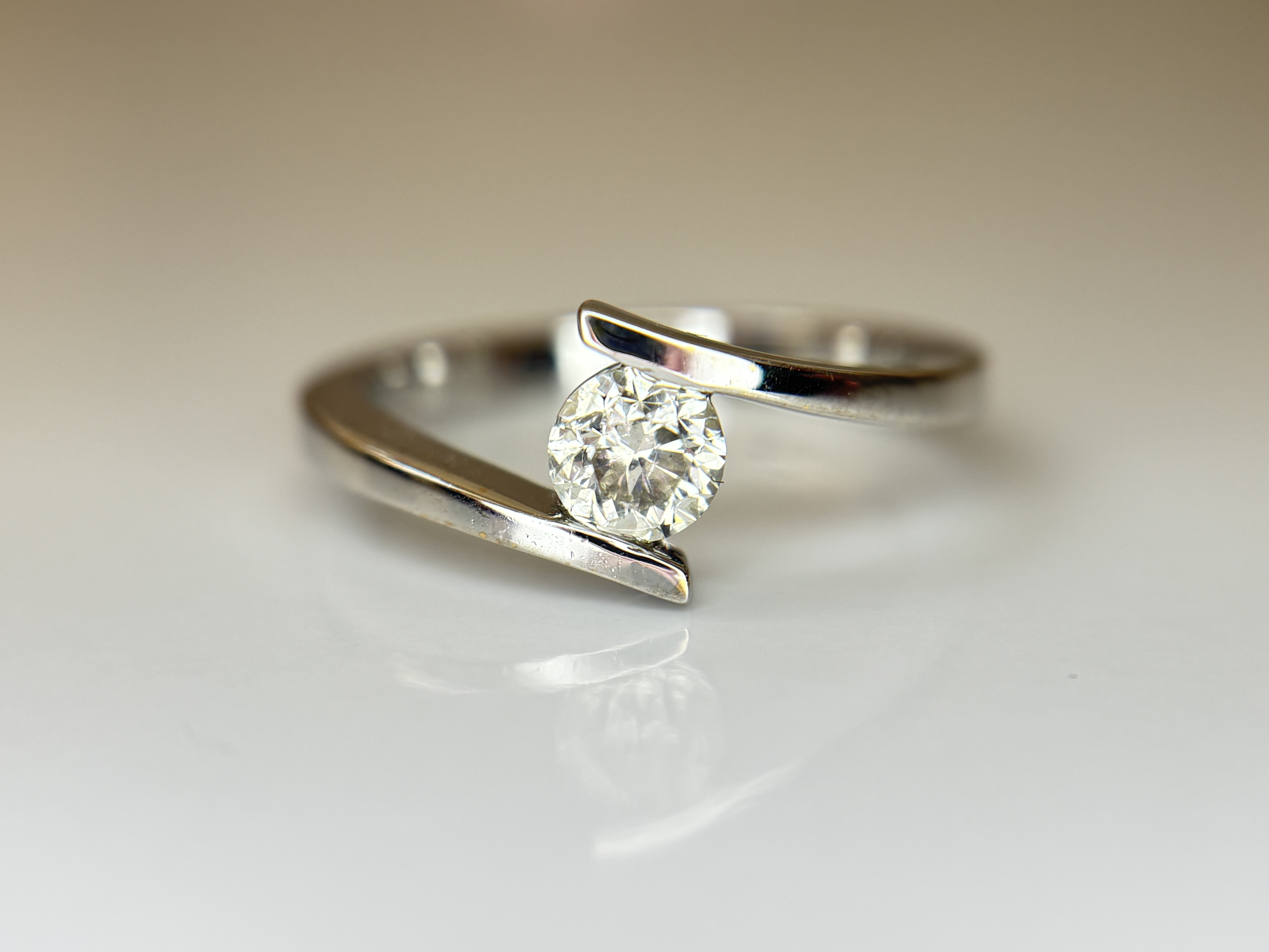 Beautiful Natural 0.45 CT S1 Diamond Ring With 18k Gold