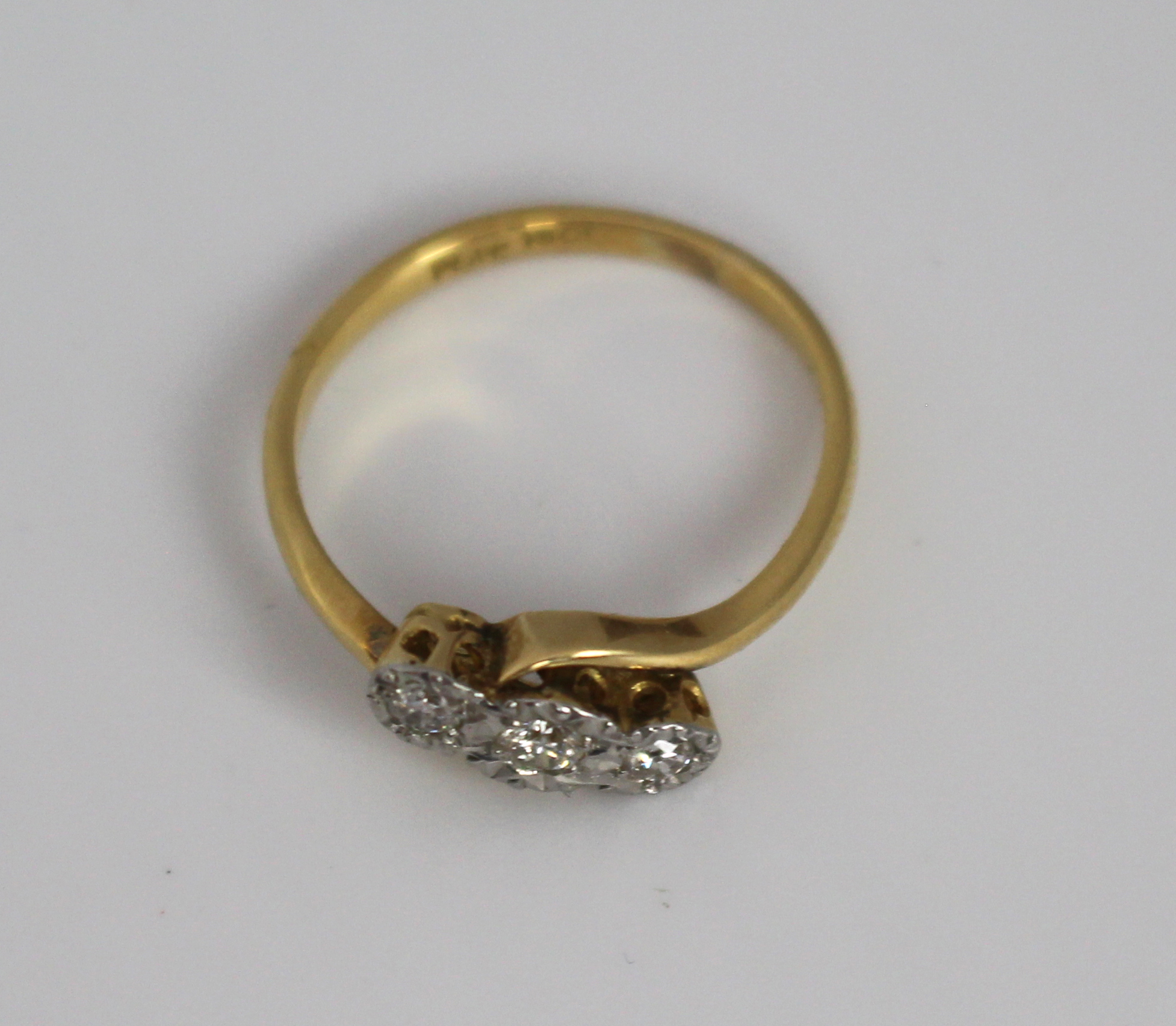 Vintage Diamond Three Stone 18ct Gold Ring