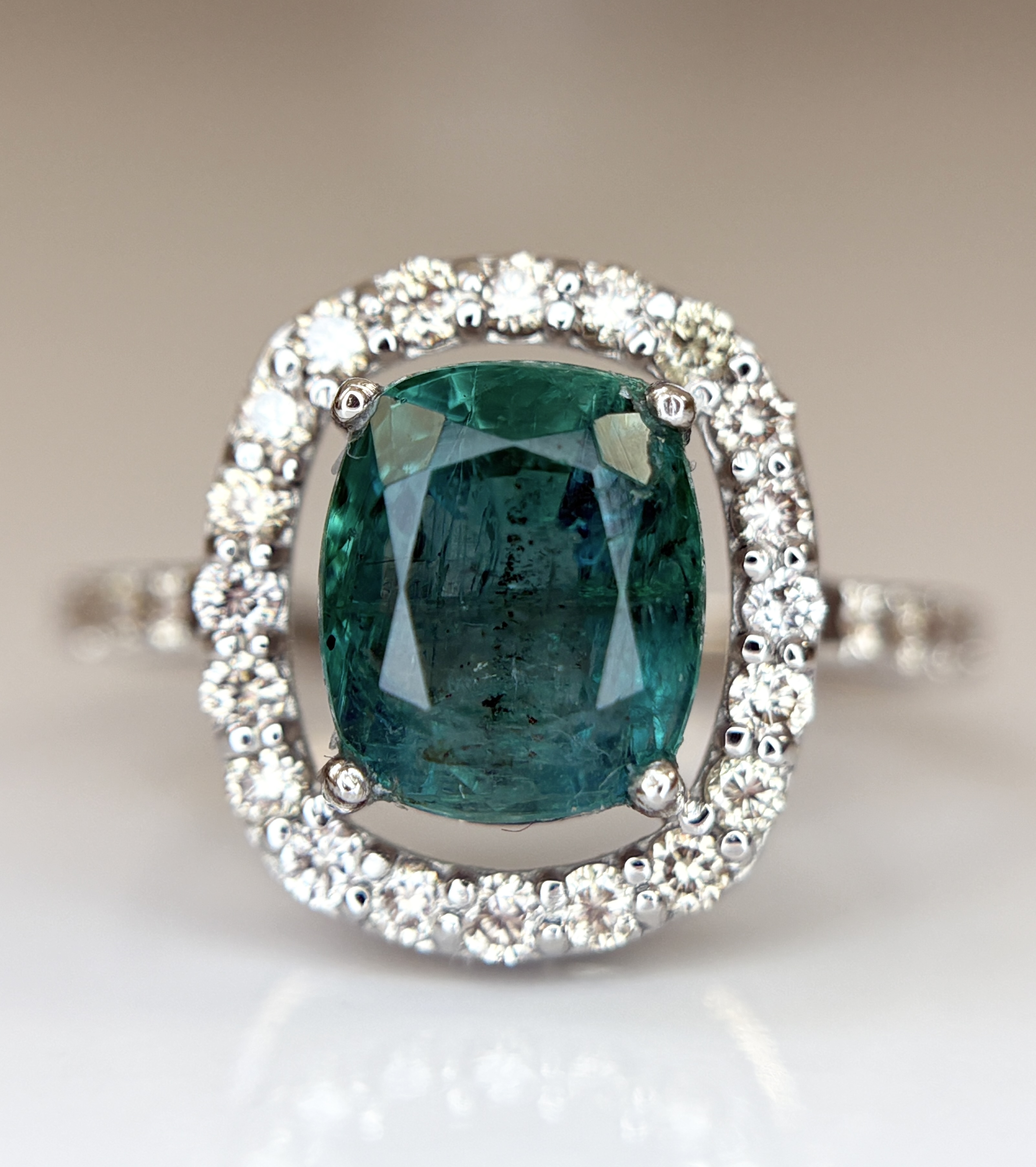 Beautiful 2.25 CT Natural Emerald Ring With Natural Diamonds & Platinum 950