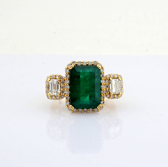 Natural Diamond 18K Yellow Gold Ring