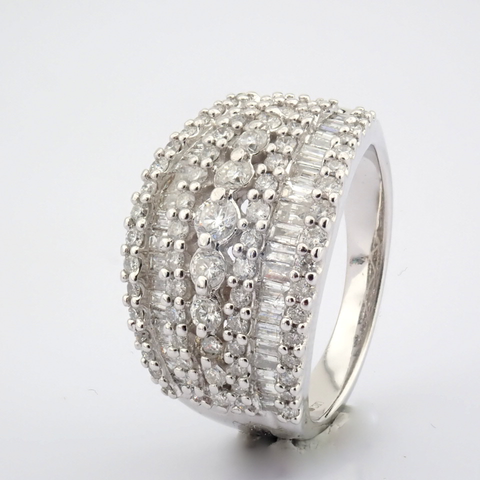 Natural Diamond 18K White Gold Ring