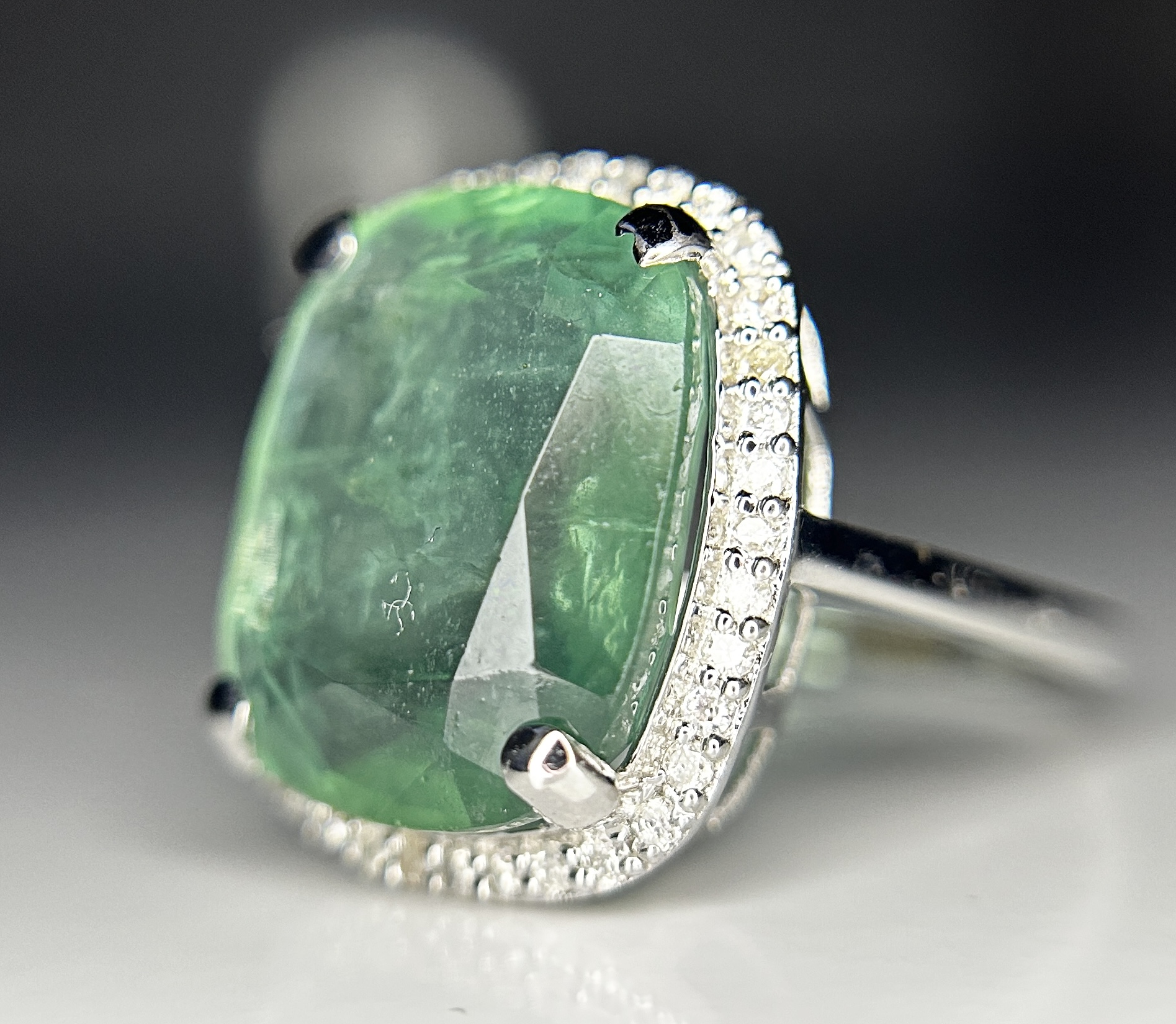 Beautiful 10.04 ct Natural Emerald With Natural Diamonds & 18k Gold