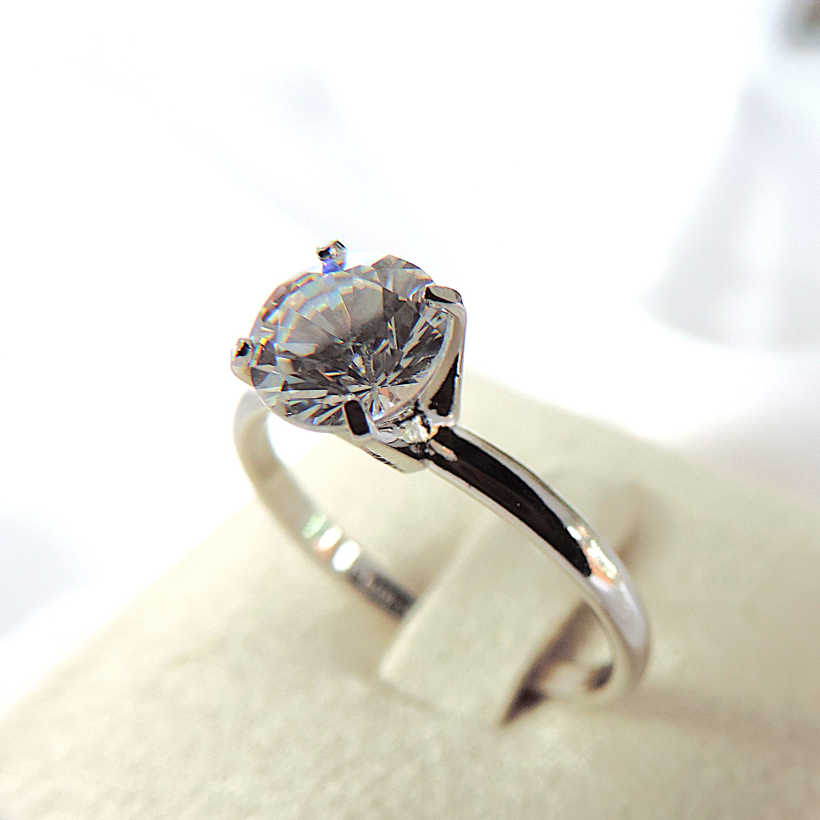 925 Silver 1.8 Carat Cubic Zirconia Gemstone Ring 'NEW'