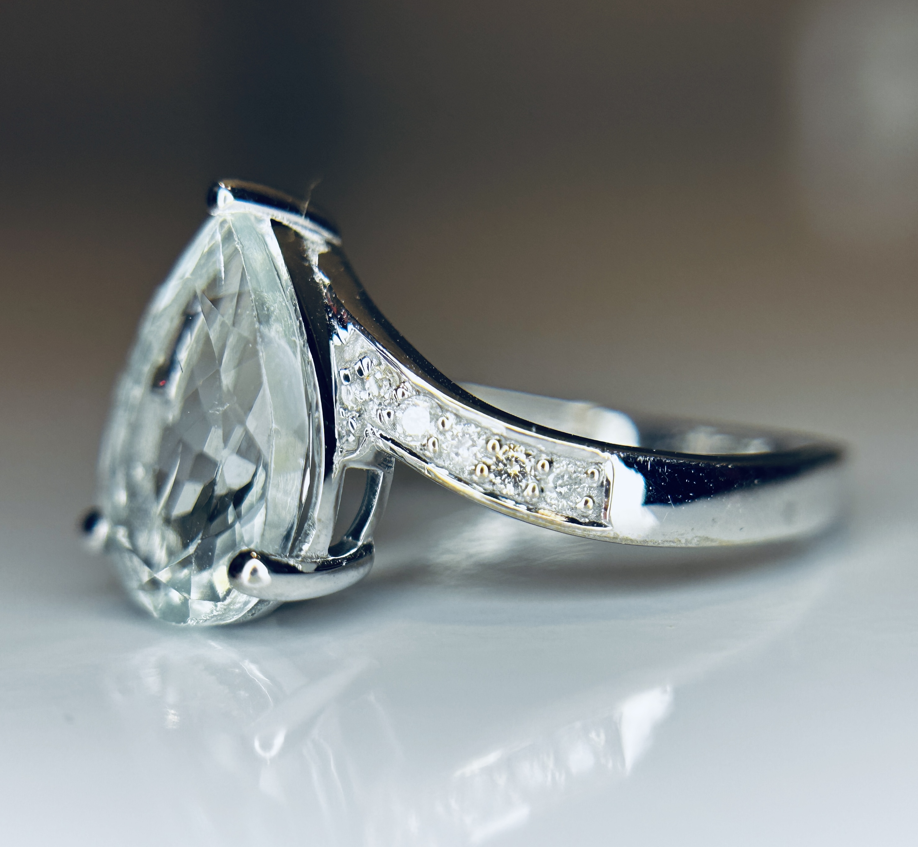 Beautiful 2.60 CT Natural Aquamarine Ring With Natural Diamonds & 18k White Gold