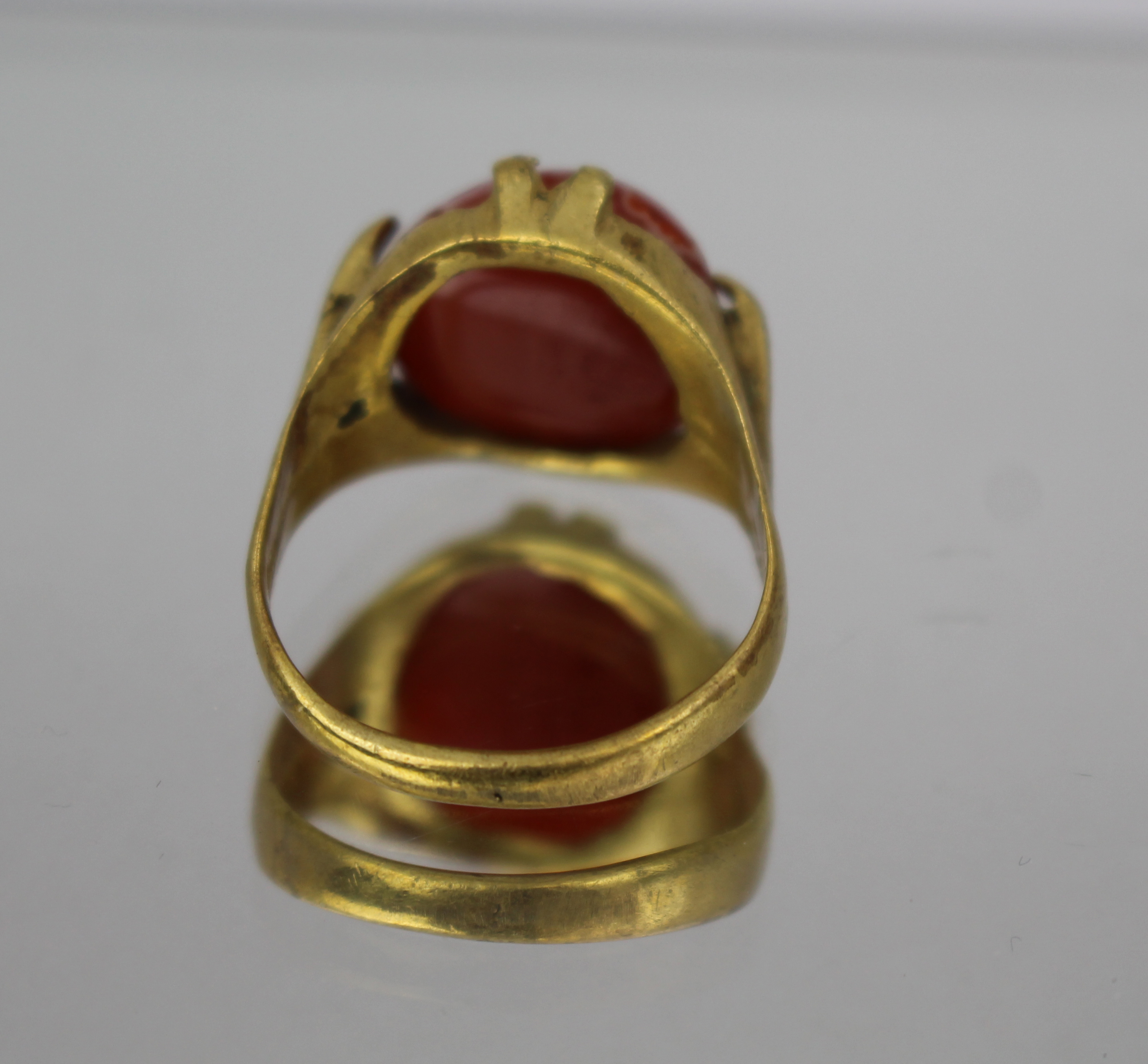 Vintage Gold-Tone Agate Ring