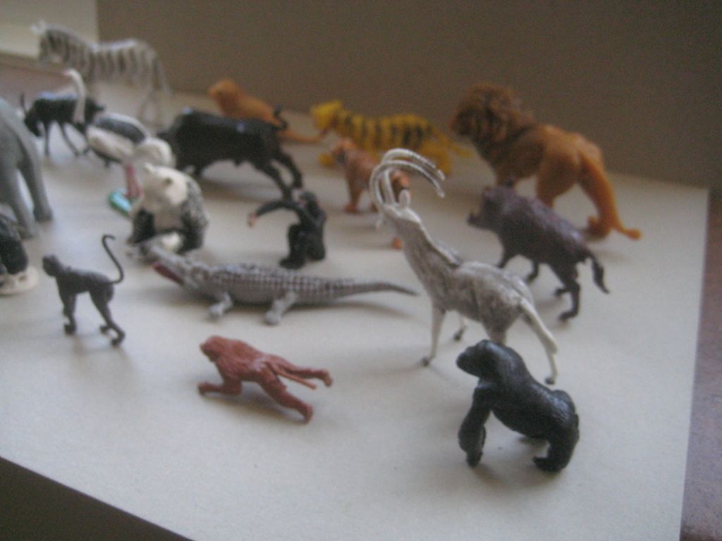 A Group of 19 Vintage Plastic Animals