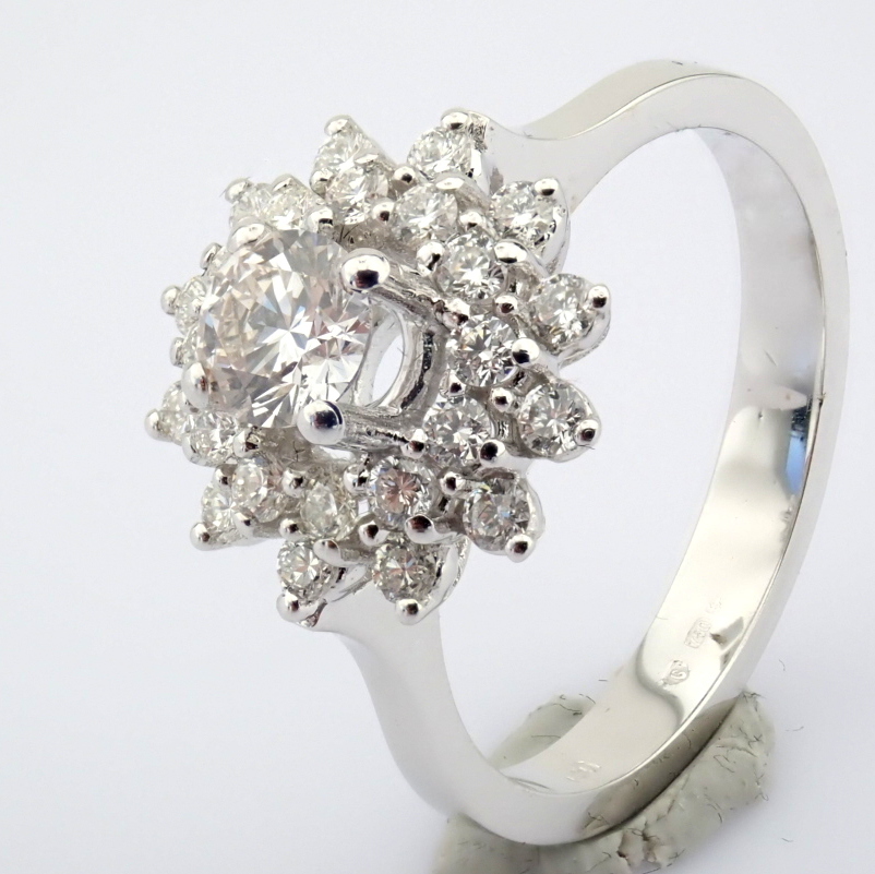 Natural Diamond 18K White Gold Ring