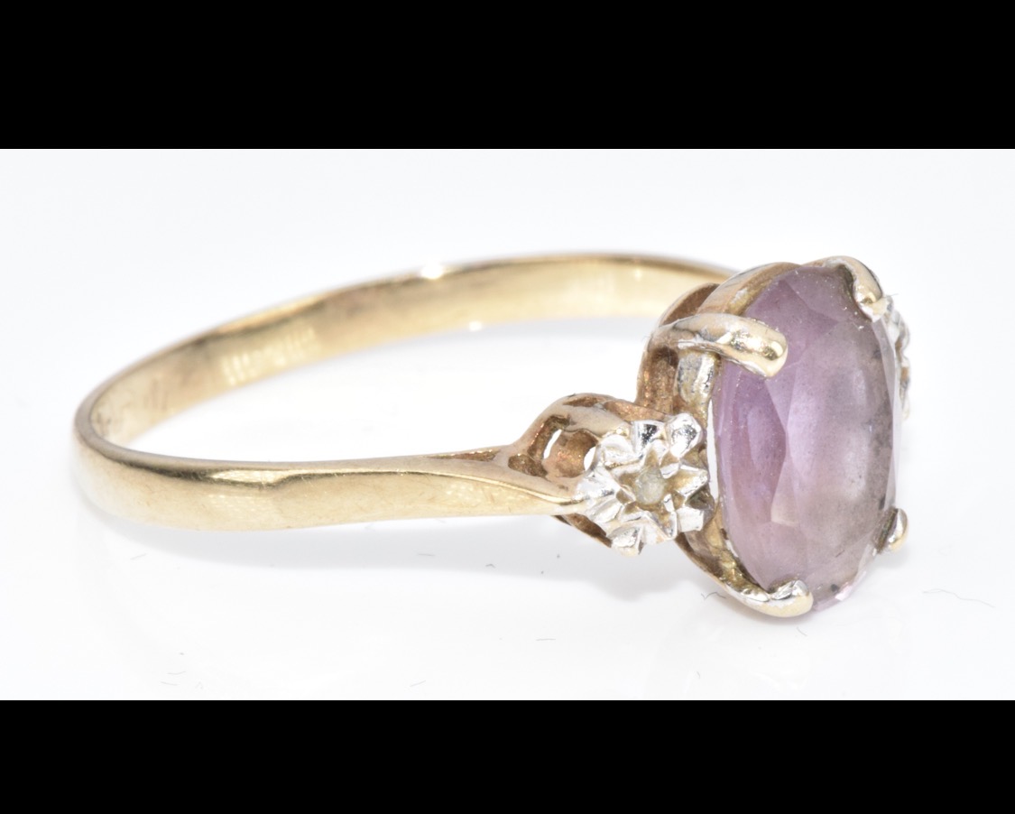 A 9ct Gold Ring Set With An Amethyst and Diamonds, 1.6g, Size N