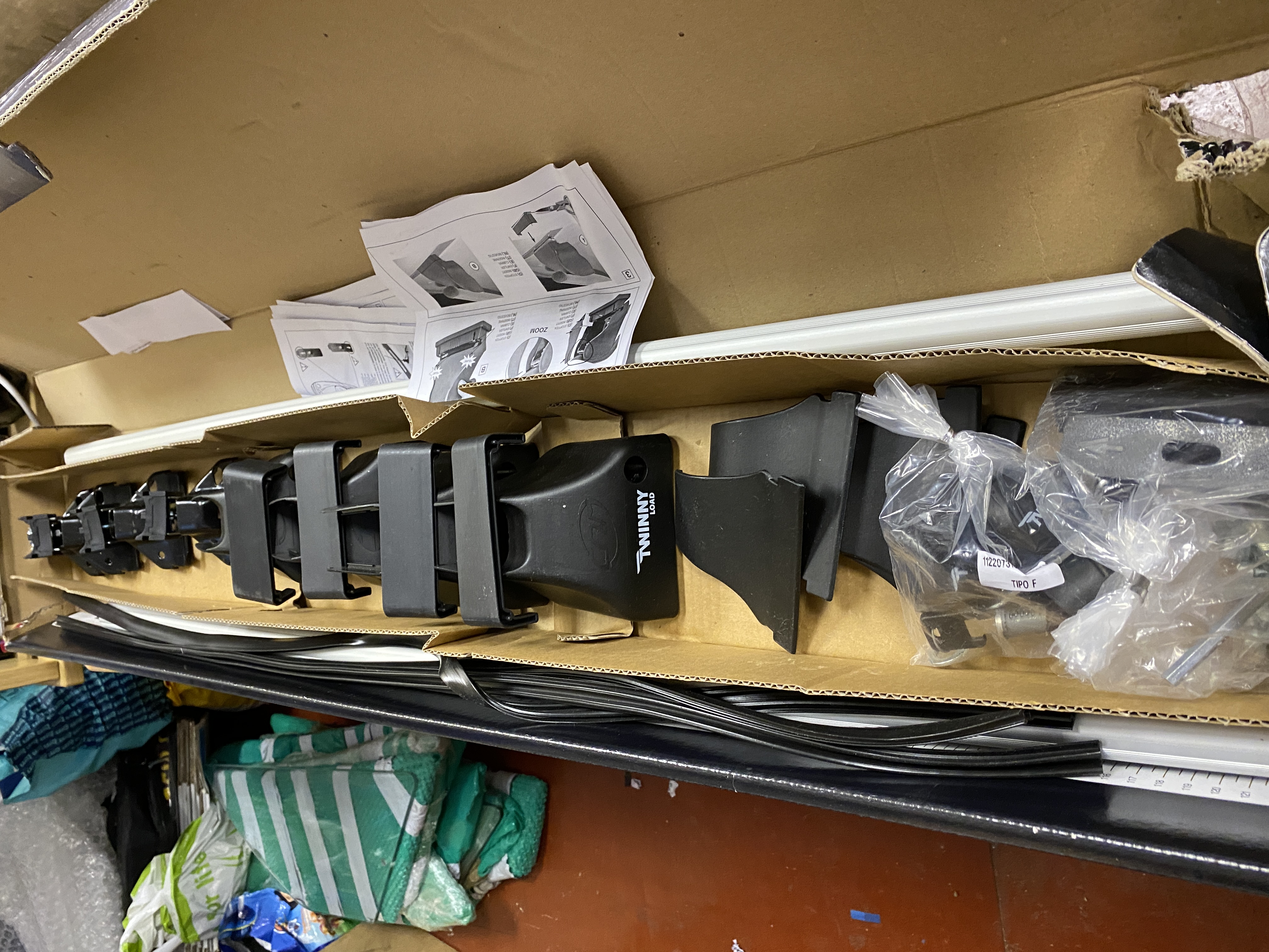 Aluminium roof carrier