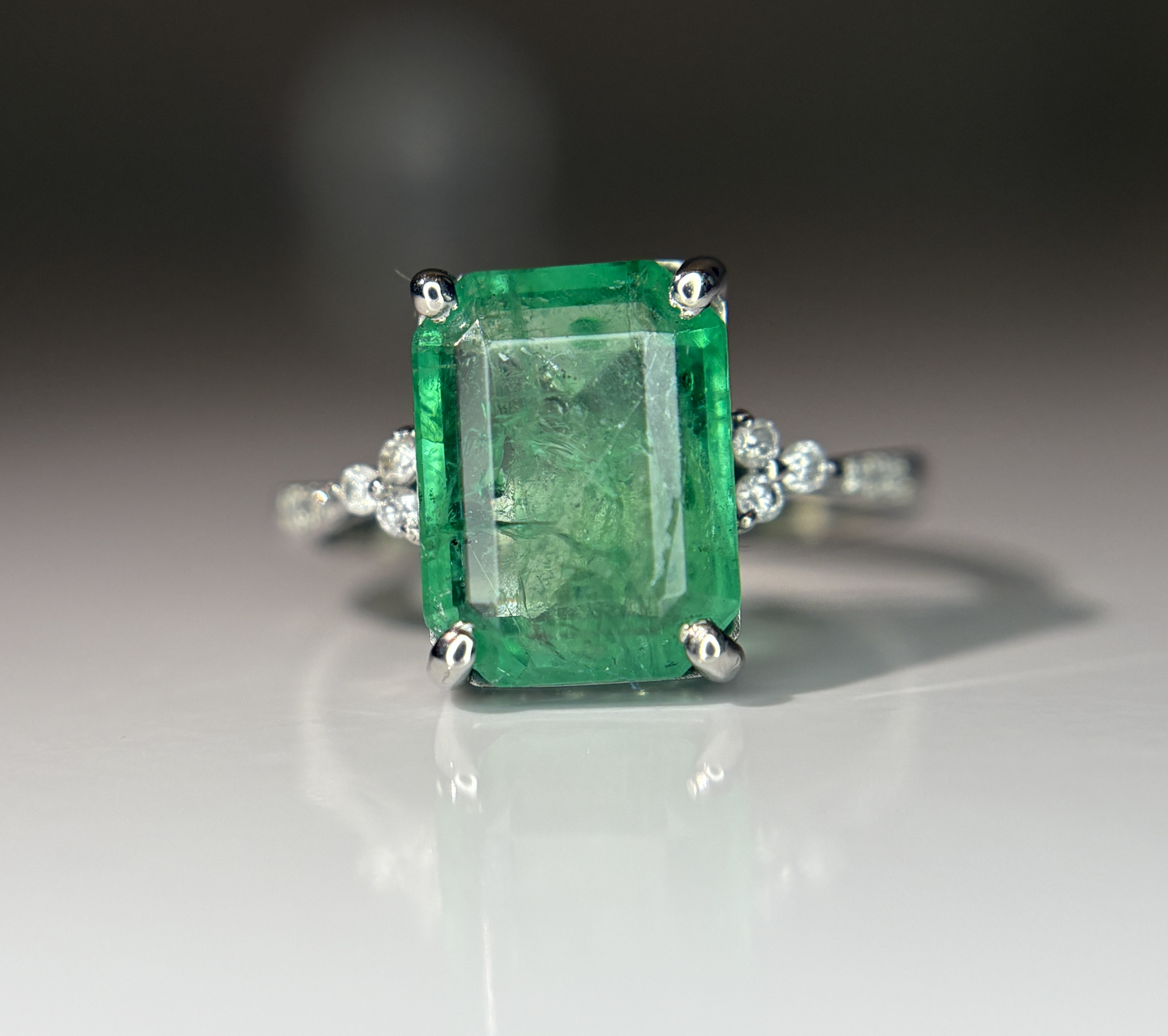Beautiful 3.15 CT Natural Emerald Ring With Natural Diamonds & Platinum 950
