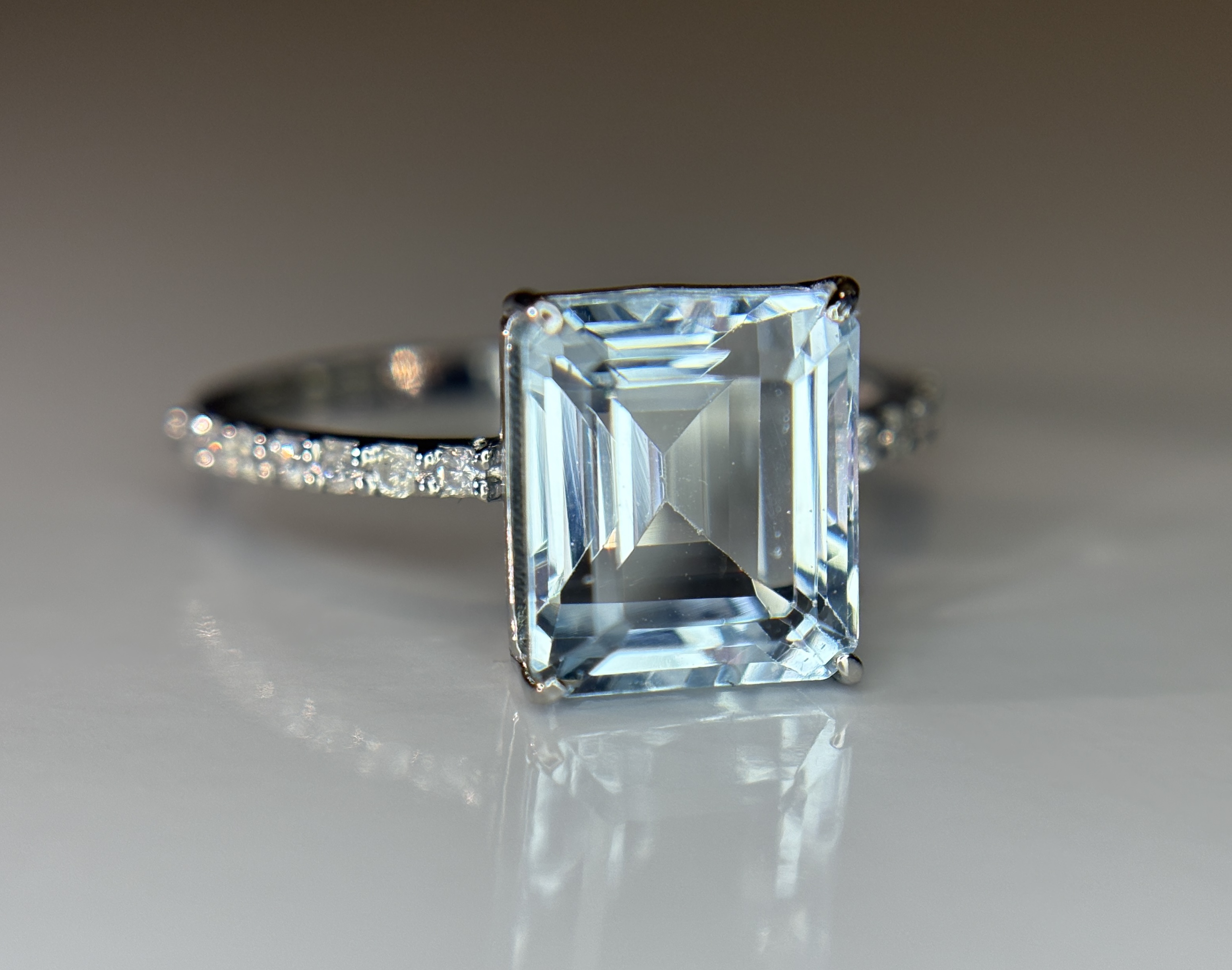 Beautiful 3.34 CT Natural Aquamarine Ring With Natural Diamonds & 950 Platinum