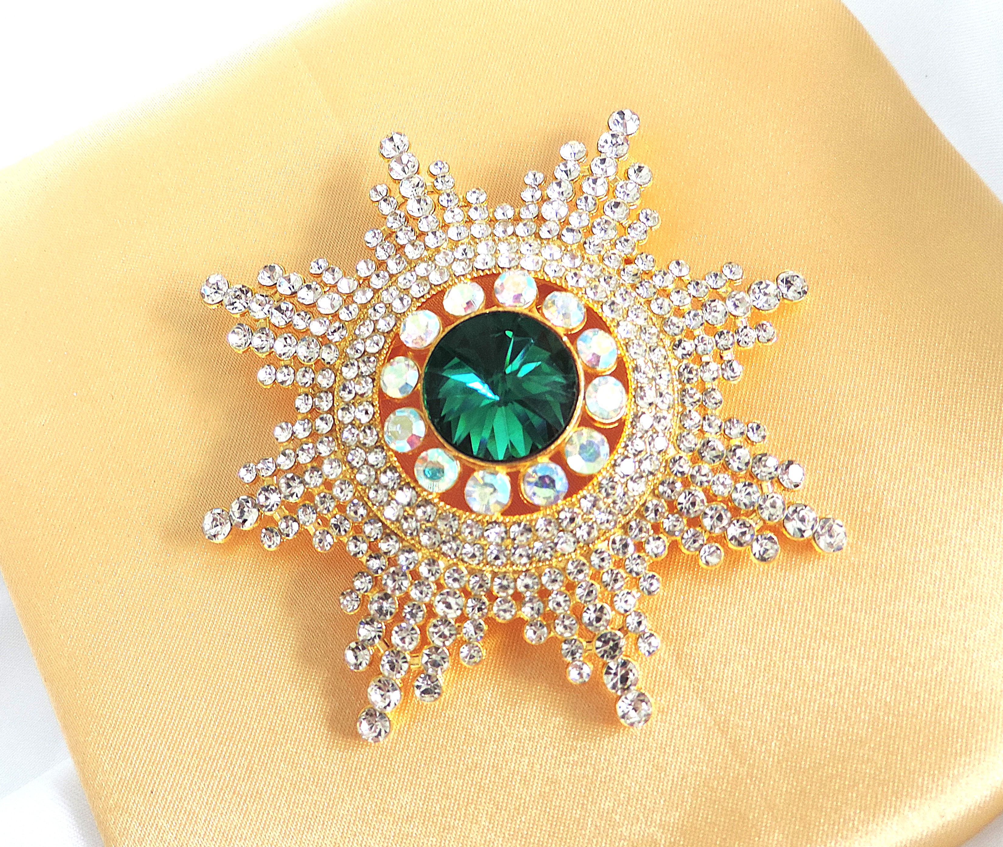 Green & White Crystal Starburst Brooch 7cmx7cm